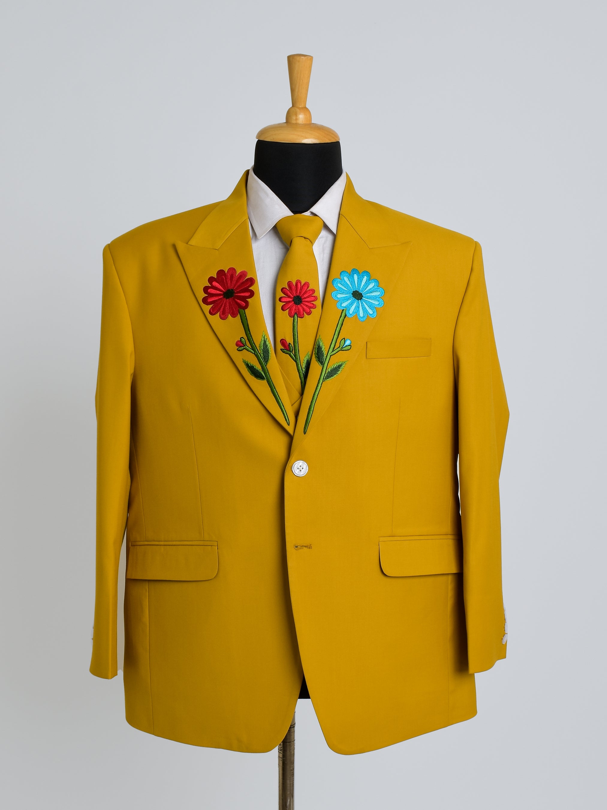 Ornate Lapel Country Western Suit