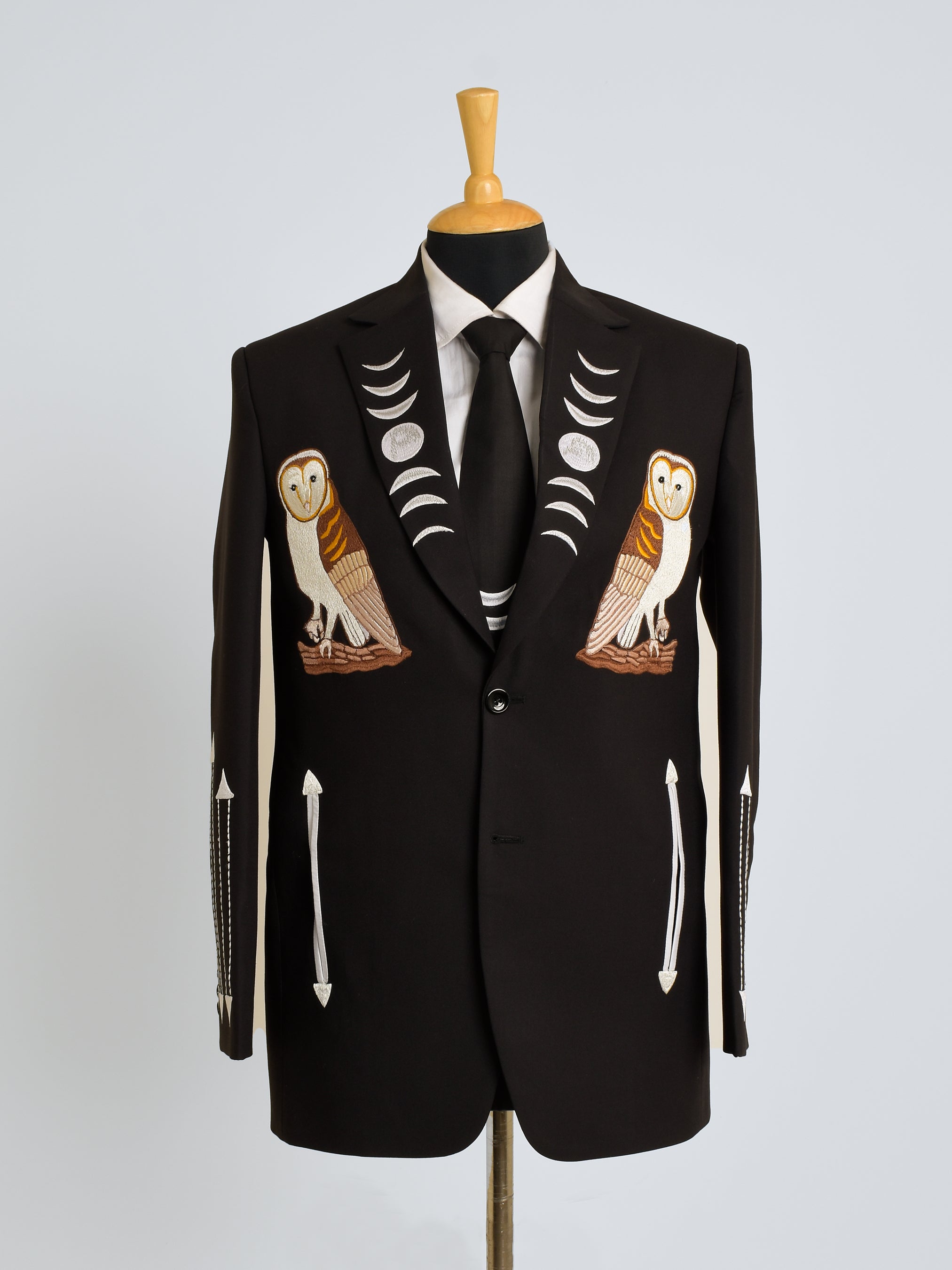 Western Suit, Embroidered Western Suits, Bespoke Wedding Suits, Wedding Men suits, Modern Groom Attire.