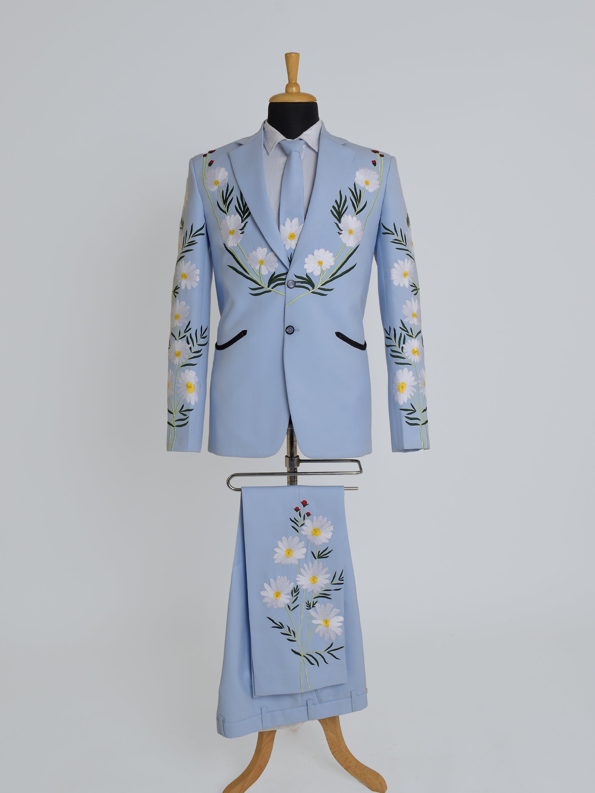 Western Suit, Embroidered Western Suits, Bespoke Wedding Suits, Wedding Men suits, Modern Groom Attire.