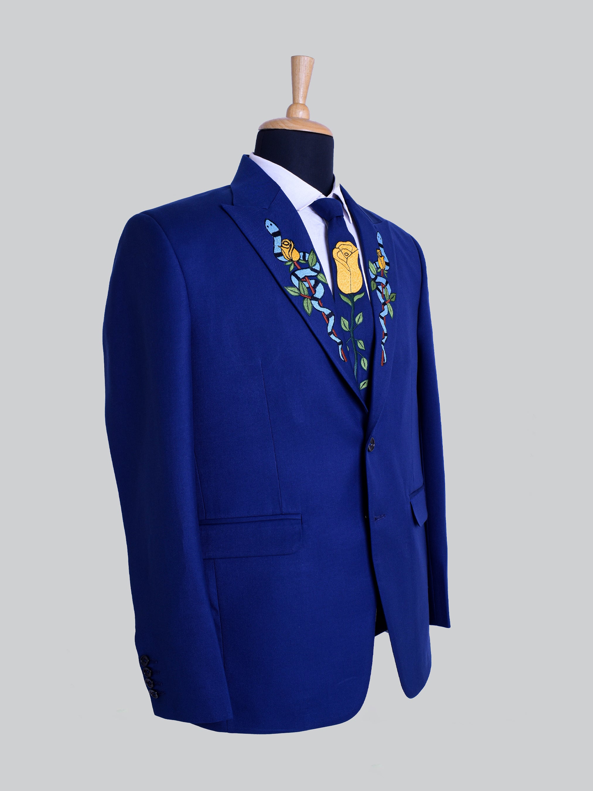 Western Suit, Embroidered Western Suits, Bespoke Wedding Suits, Wedding Men suits, Modern Groom Attire.