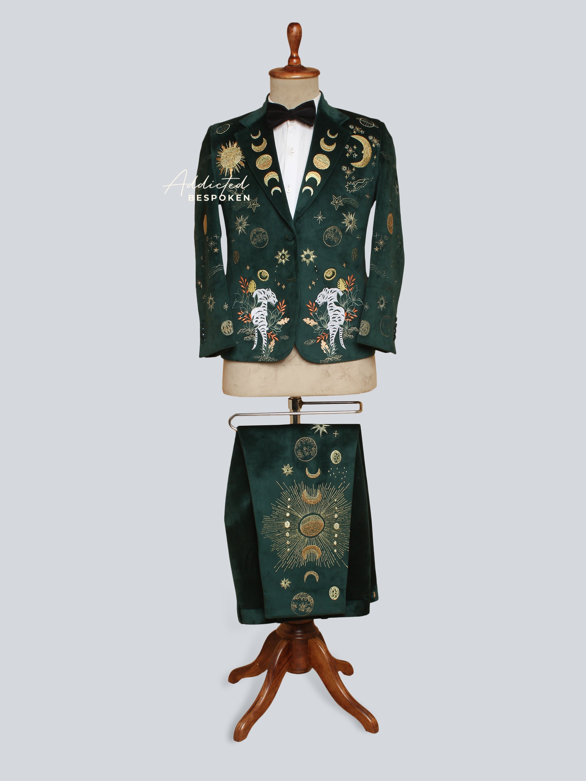 Western Suit, Embroidered Western Suits, Bespoke Wedding Suits, Wedding Men suits, Modern Groom Attire.