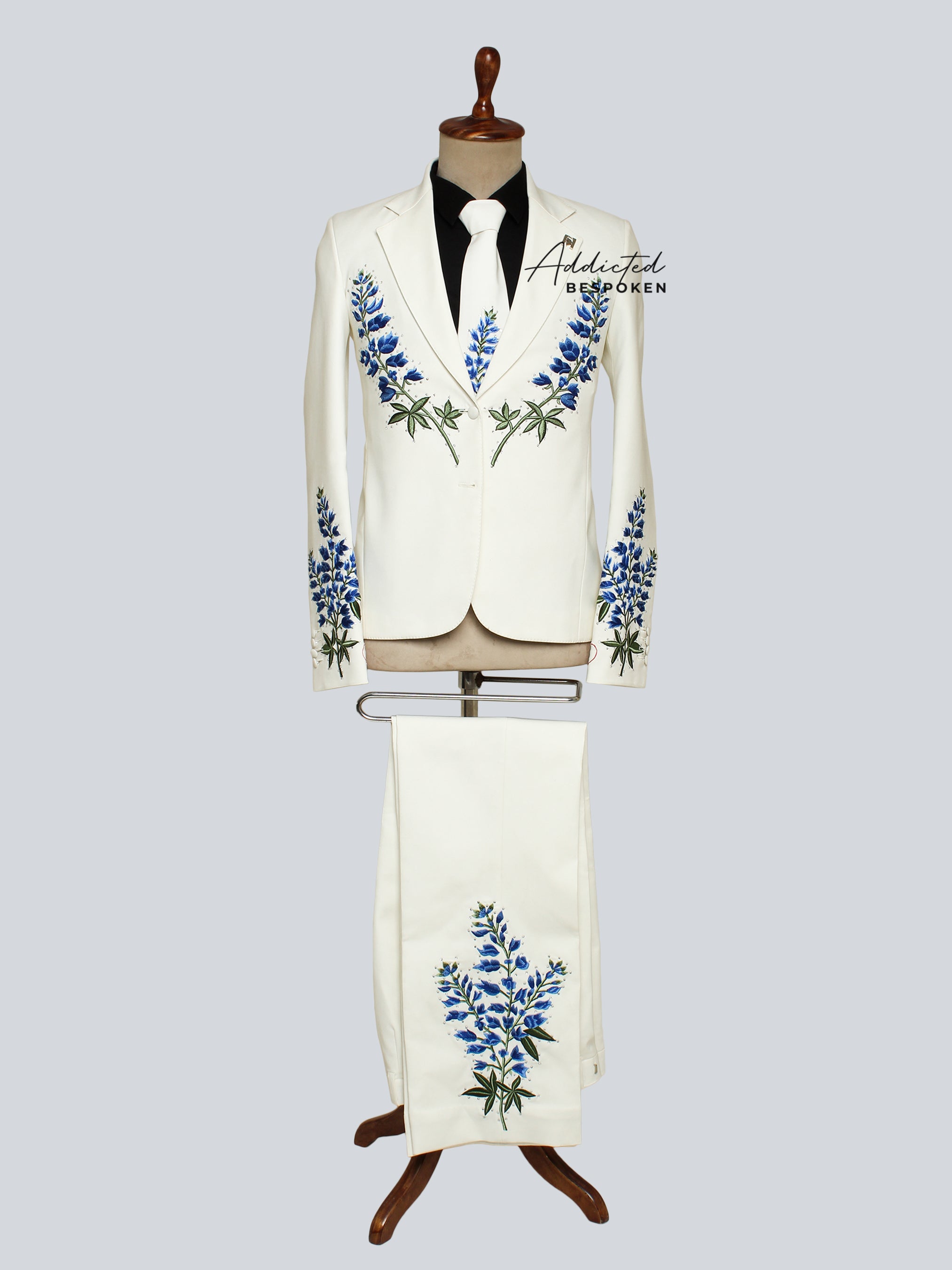 Western Suit, Embroidered Western Suits, Bespoke Wedding Suits, Wedding Men suits, Modern Groom Attire.