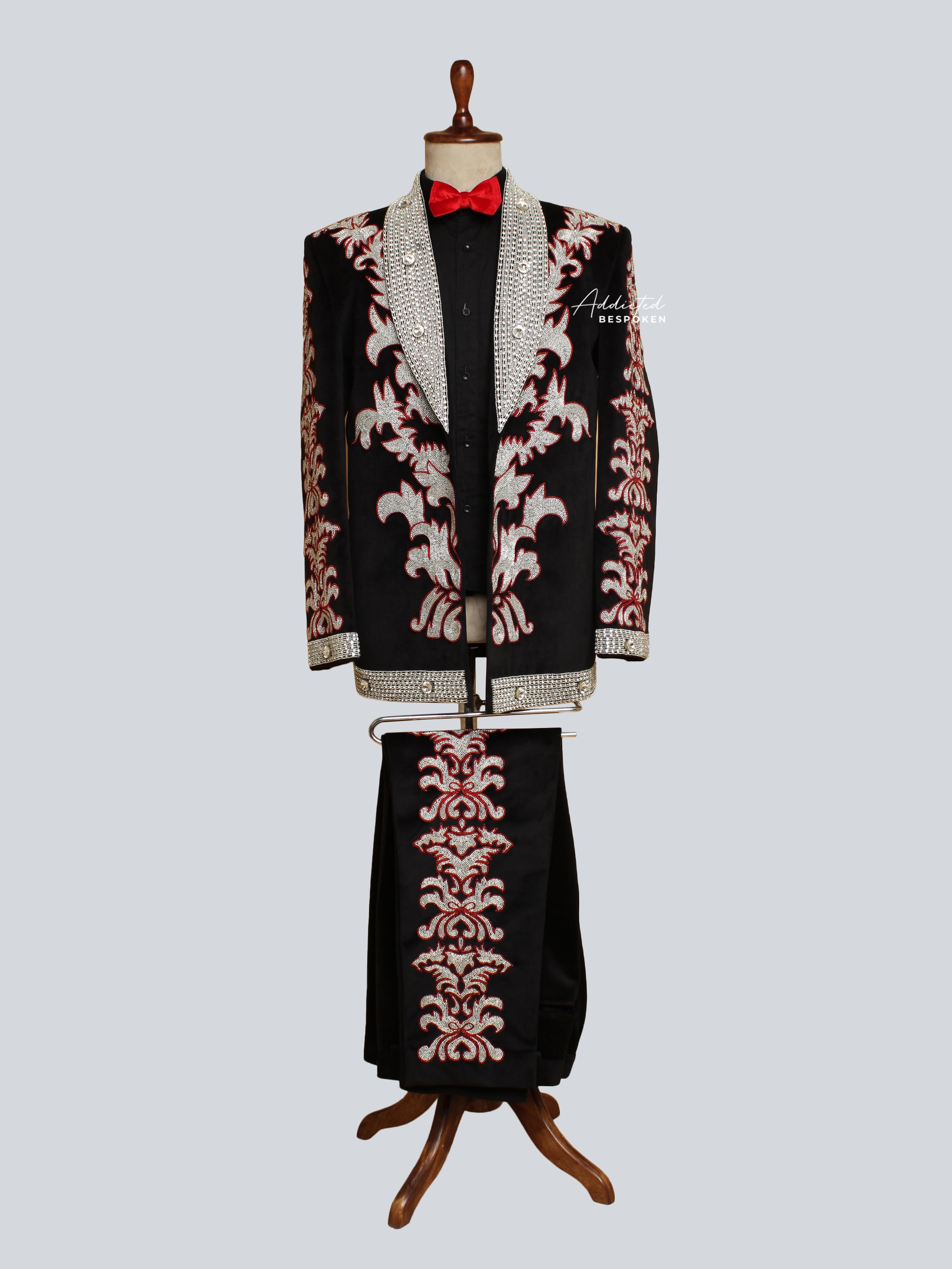 Western Suit, Embroidered Western Suits, Bespoke Wedding Suits, Wedding Men suits, Modern Groom Attire.