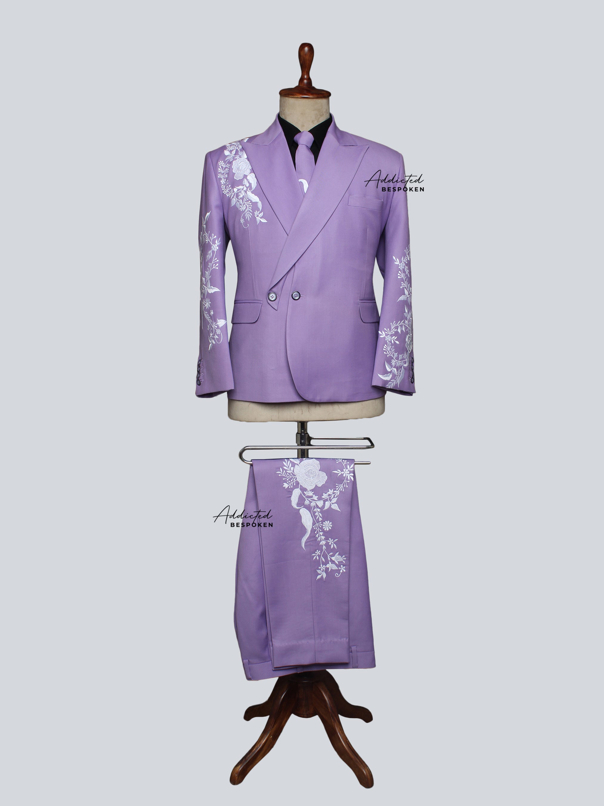 Western Suit, Embroidered Western Suits, Bespoke Wedding Suits, Wedding Men suits, Modern Groom Attire.