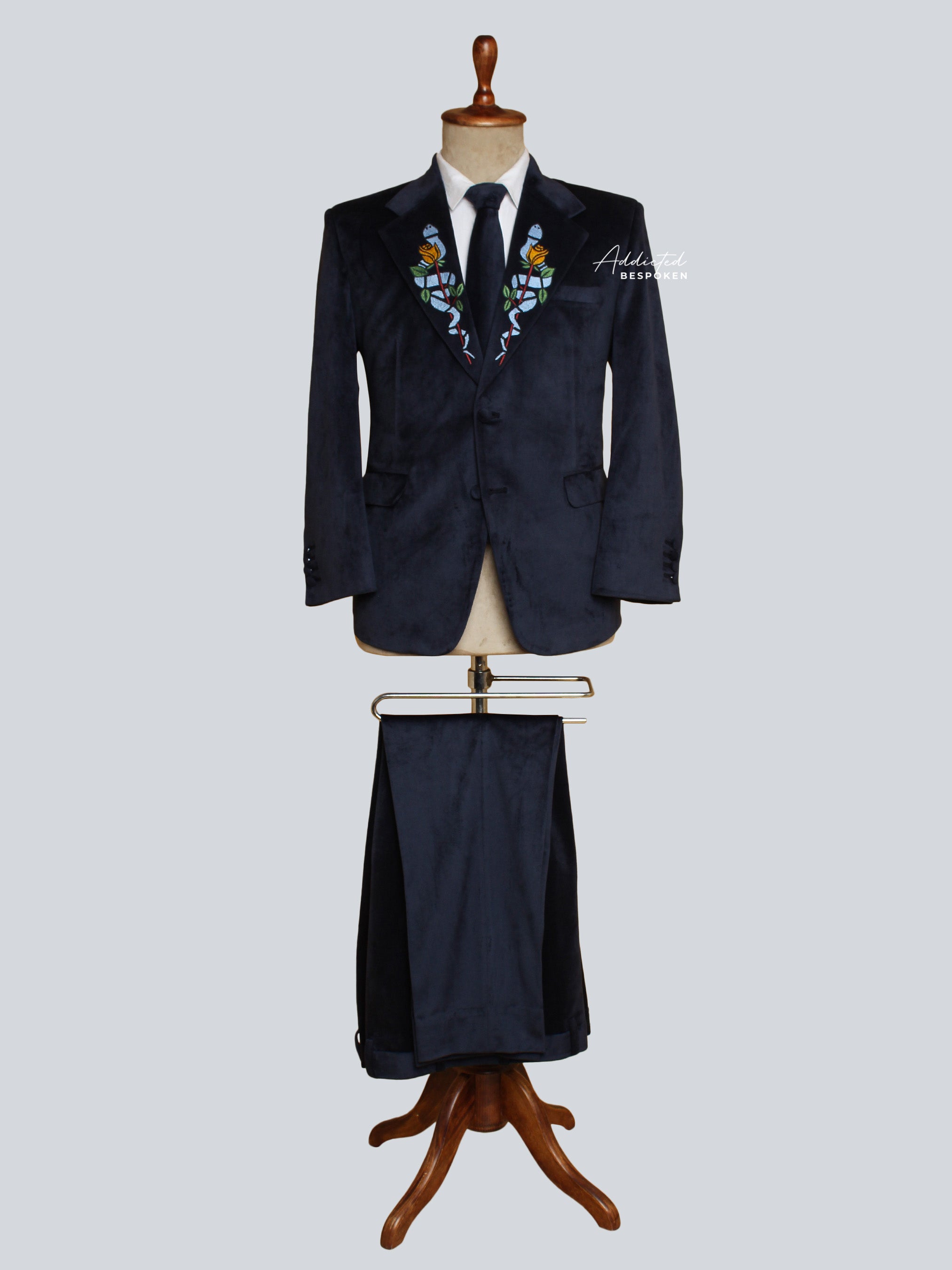 Western Suit, Embroidered Western Suits, Bespoke Wedding Suits, Wedding Men suits, Modern Groom Attire.