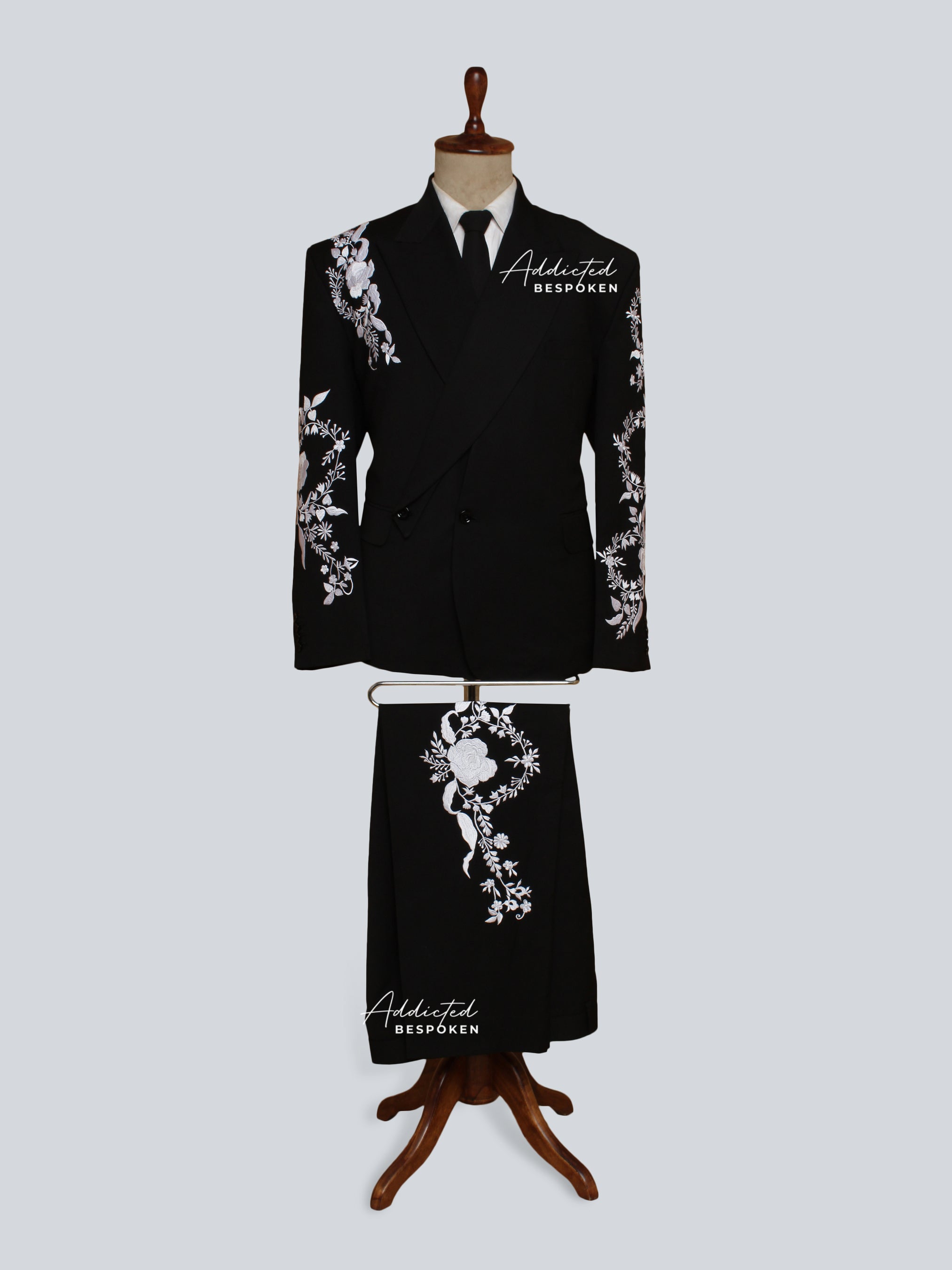 Western Suit, Embroidered Western Suits, Bespoke Wedding Suits, Wedding Men suits, Modern Groom Attire.