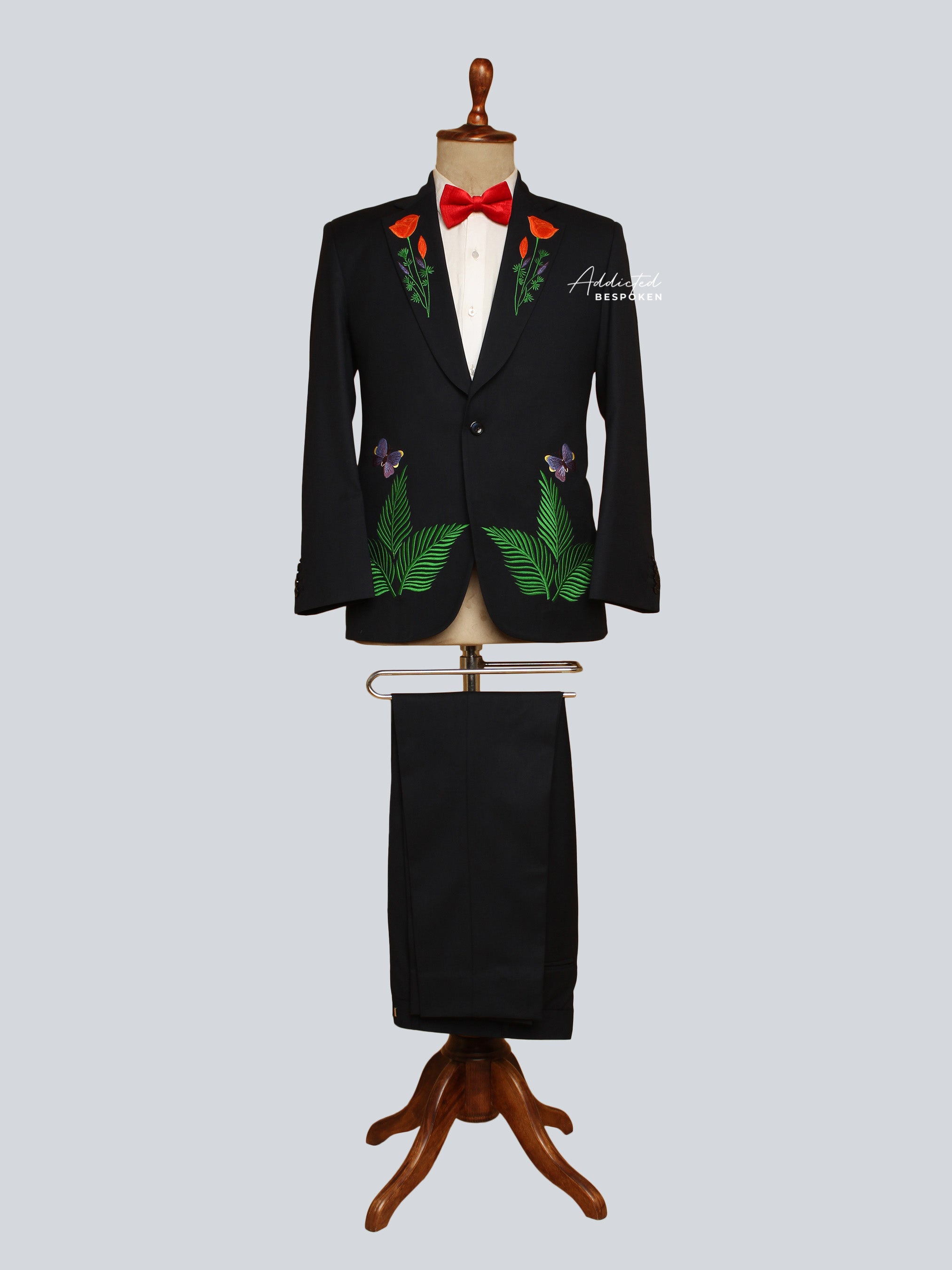 Western Suit, Embroidered Western Suits, Bespoke Wedding Suits, Wedding Men suits, Modern Groom Attire.