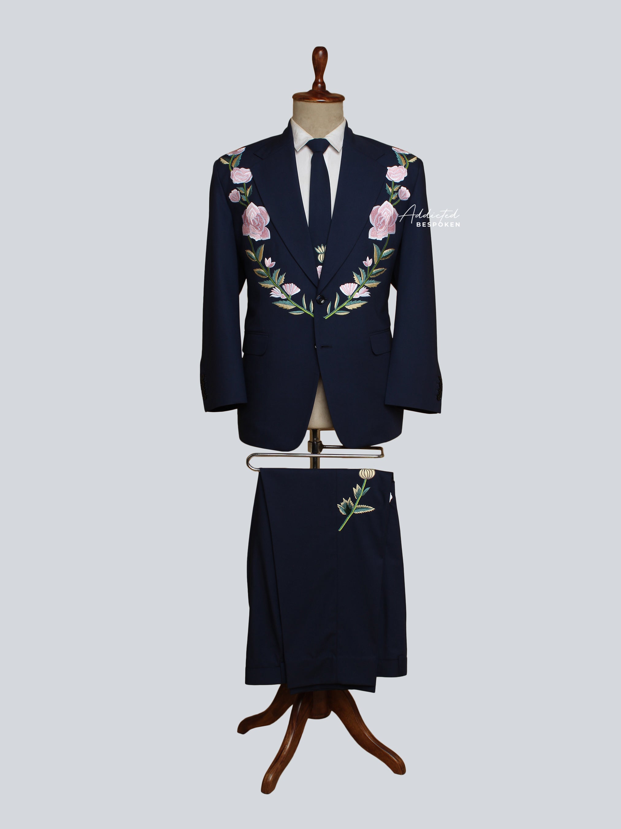 Western Suit, Embroidered Western Suits, Bespoke Wedding Suits, Wedding Men suits, Modern Groom Attire.