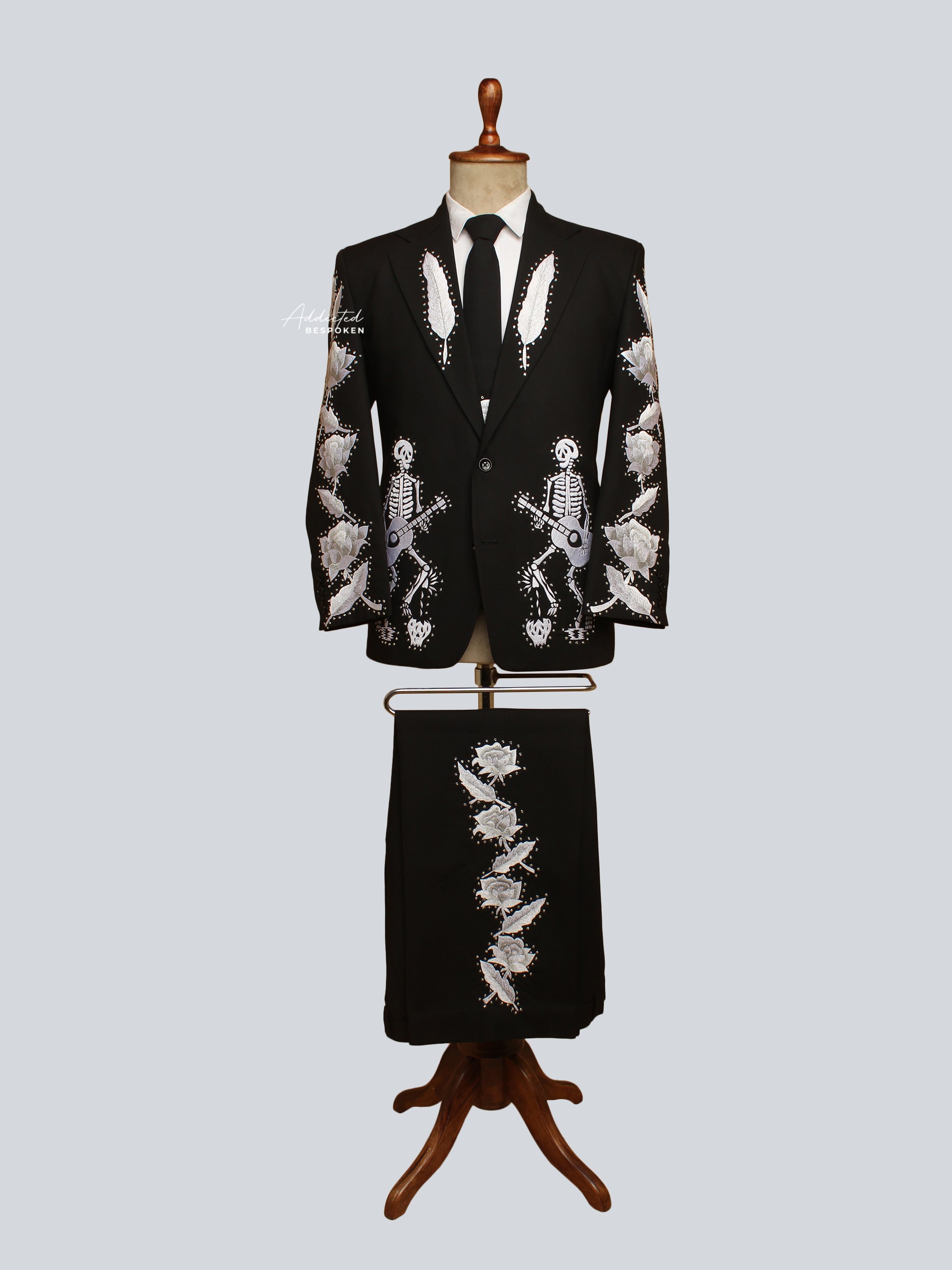 Western Suit, Embroidered Western Suits, Bespoke Wedding Suits, Wedding Men suits, Modern Groom Attire.