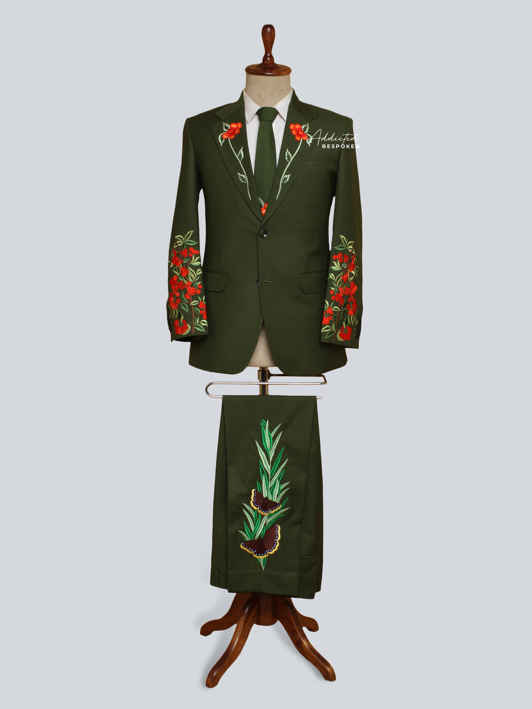 Western Suit, Embroidered Western Suits, Bespoke Wedding Suits, Wedding Men suits, Modern Groom Attire.
