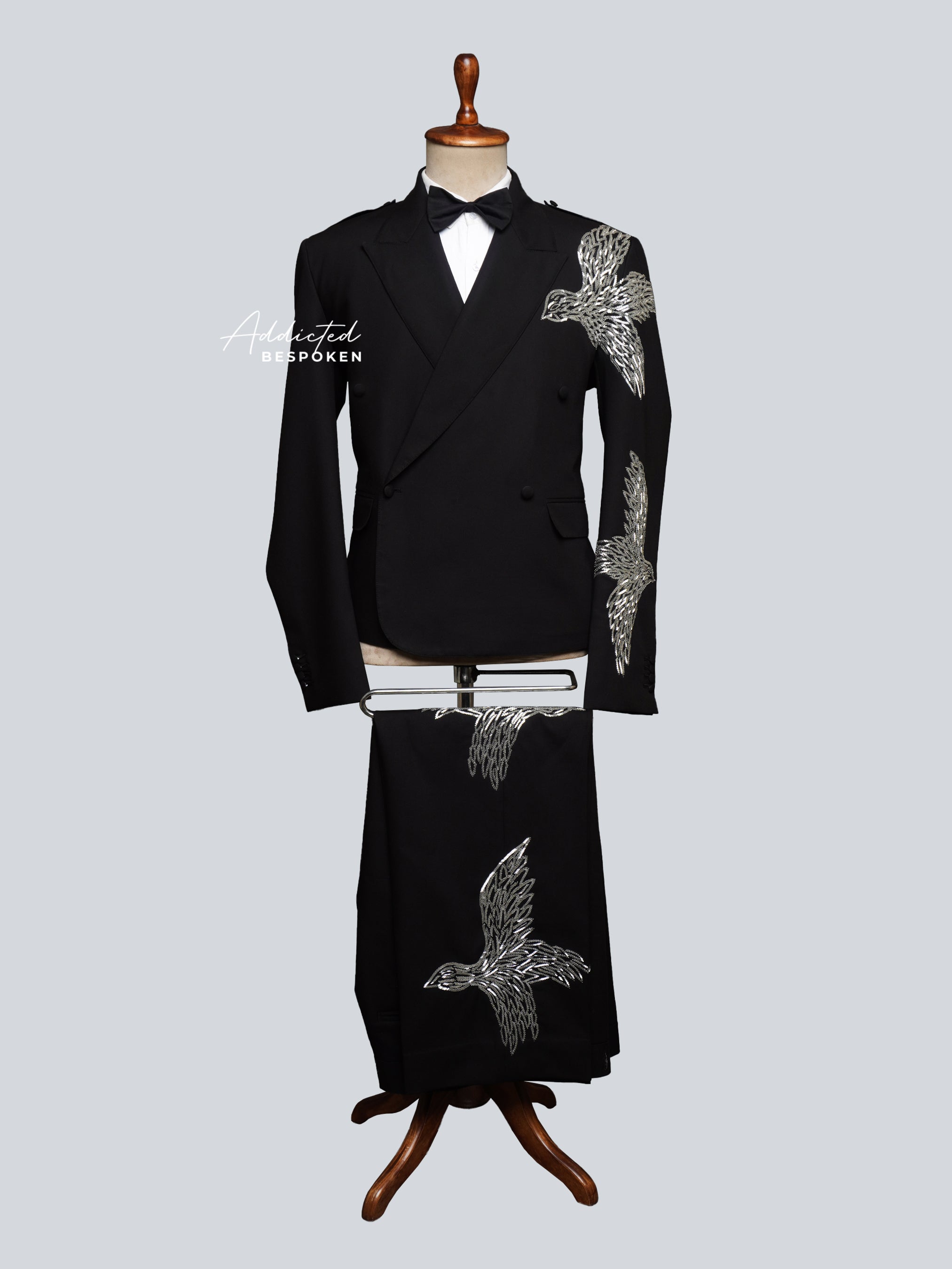 Western Suit, Embroidered Western Suits, Bespoke Wedding Suits, Wedding Men suits, Modern Groom Attire.