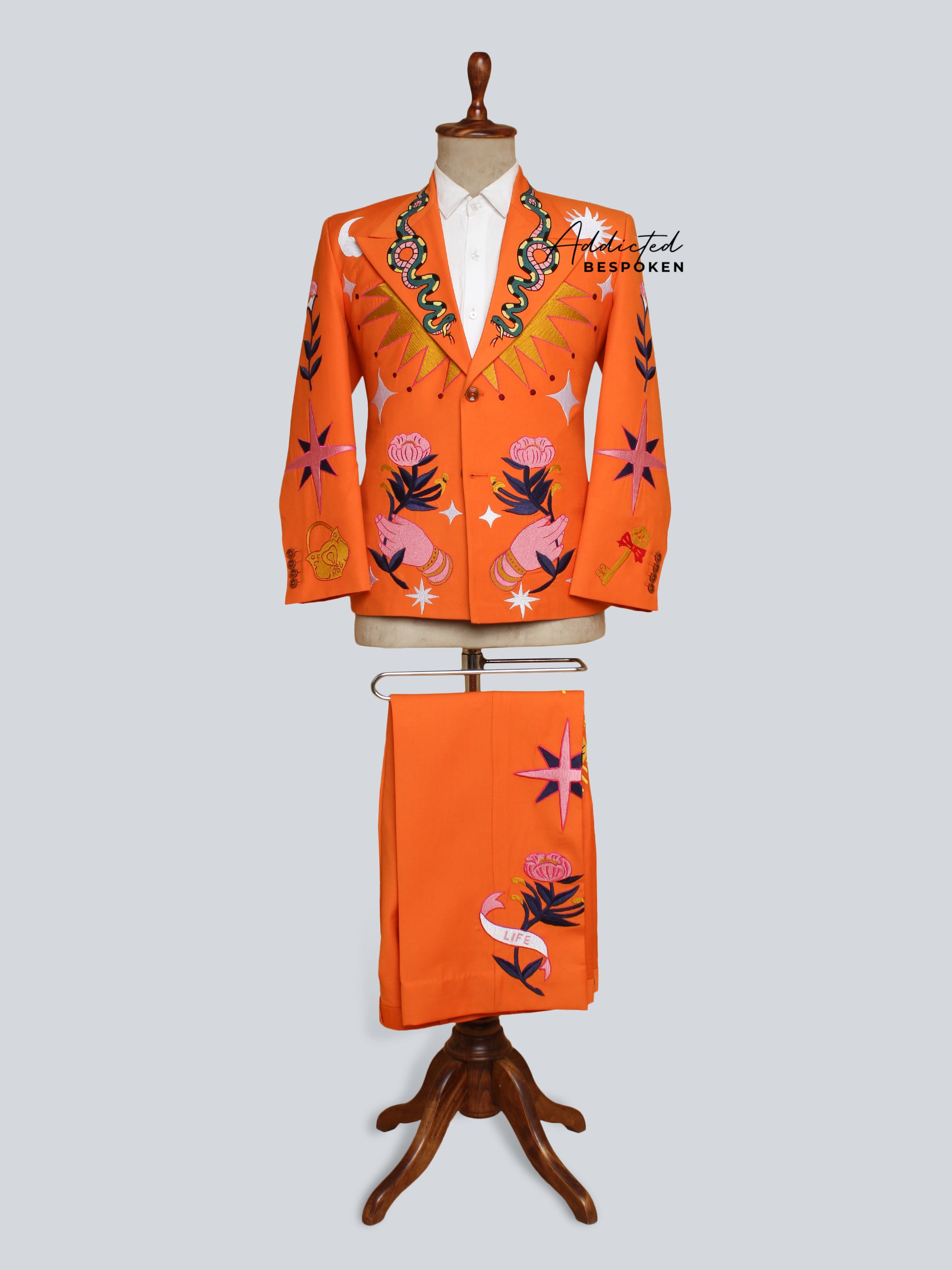 Western Suit, Embroidered Western Suits, Bespoke Wedding Suits, Wedding Men suits, Modern Groom Attire.