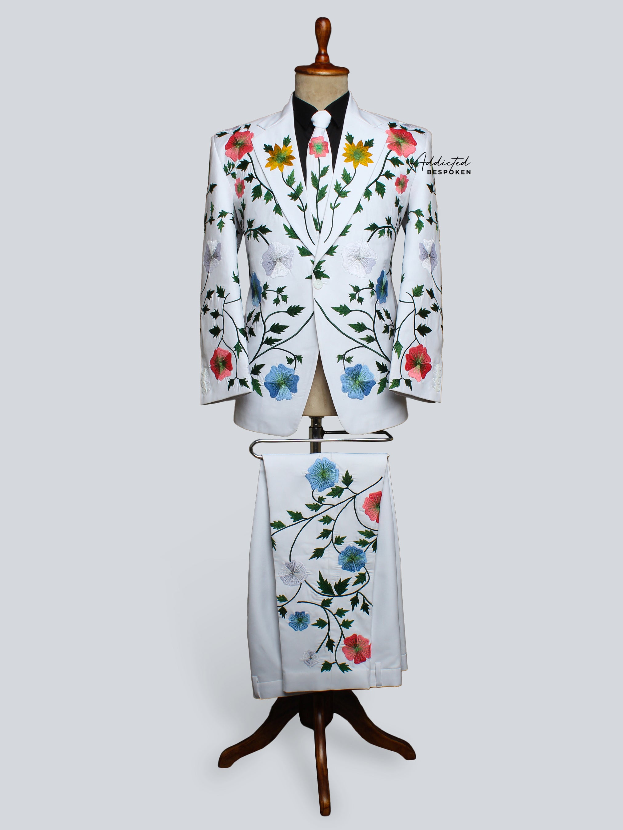 Western Suit, Embroidered Western Suits, Bespoke Wedding Suits, Wedding Men suits, Modern Groom Attire.