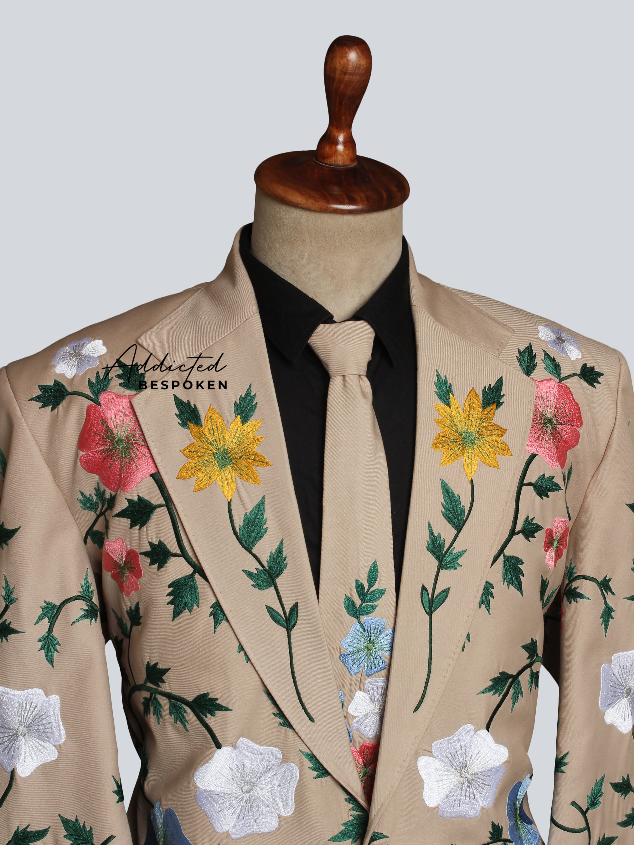 Western Suit, Embroidered Western Suits, Bespoke Wedding Suits, Wedding Men suits, Modern Groom Attire.