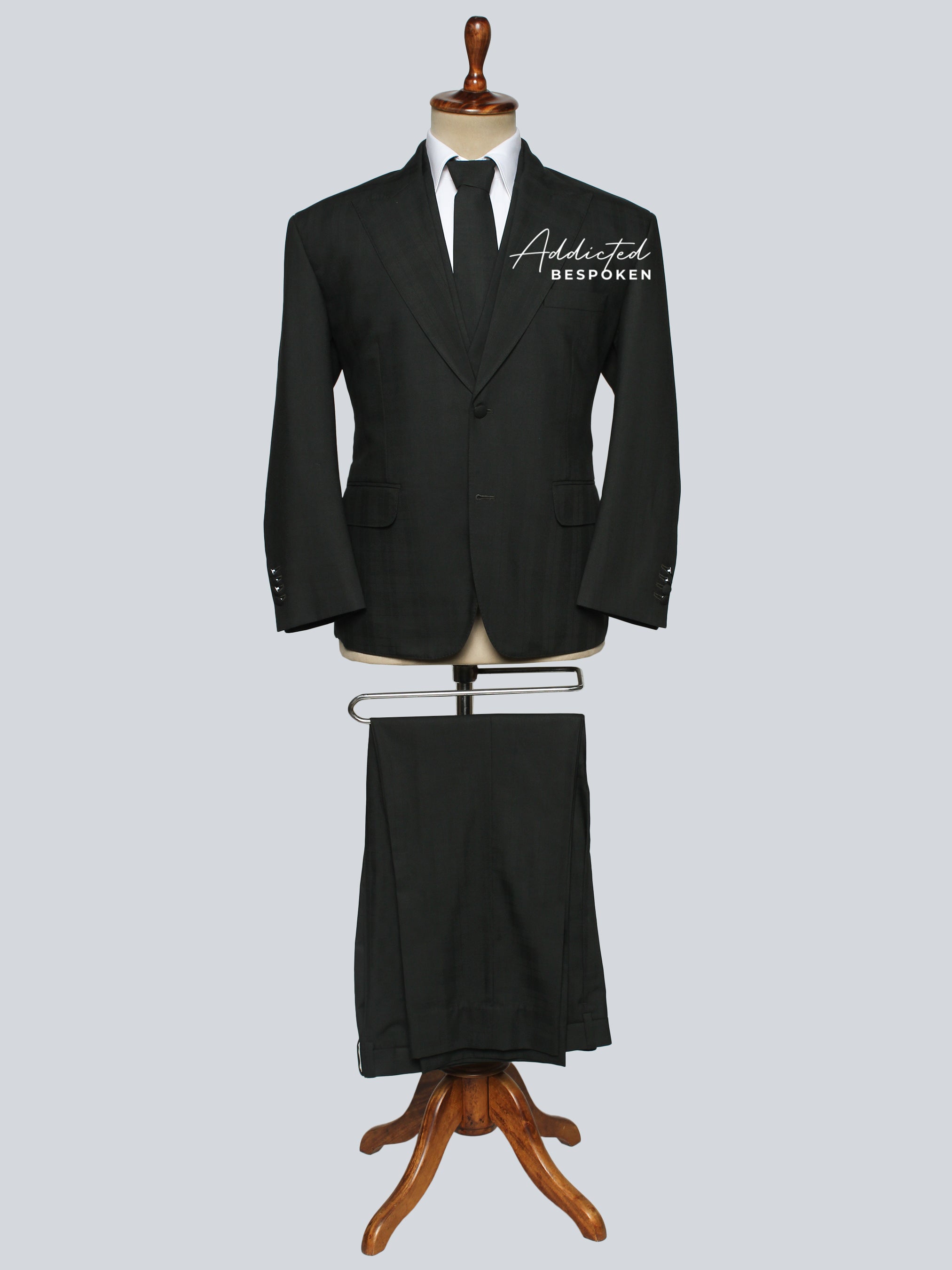 Classic tailored men’s suit in navy – bespoke wedding and formal suit by Addicted Bespoken