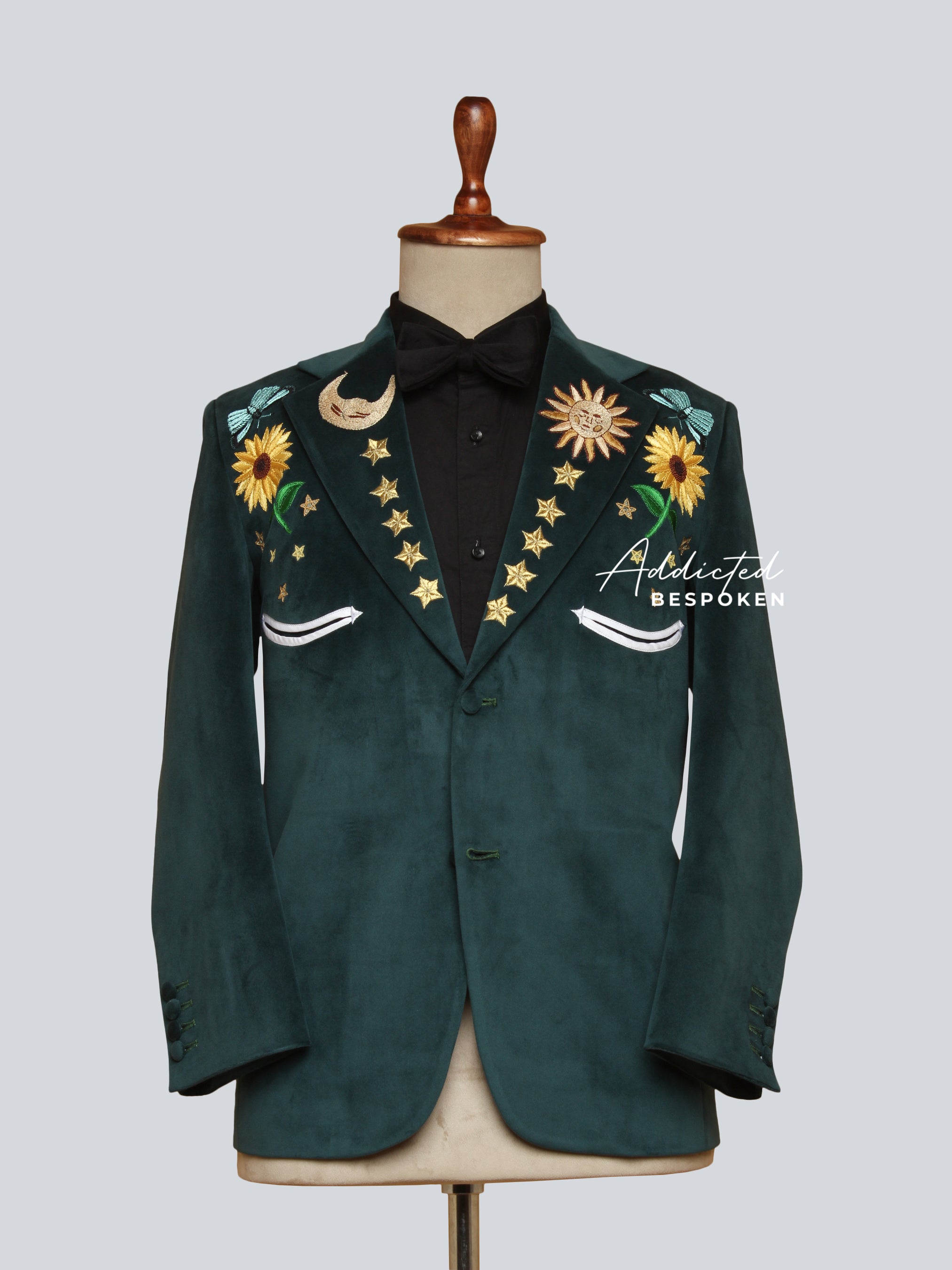 Western Suit, Embroidered Western Suits, Bespoke Wedding Suits, Wedding Men suits, Modern Groom Attire.