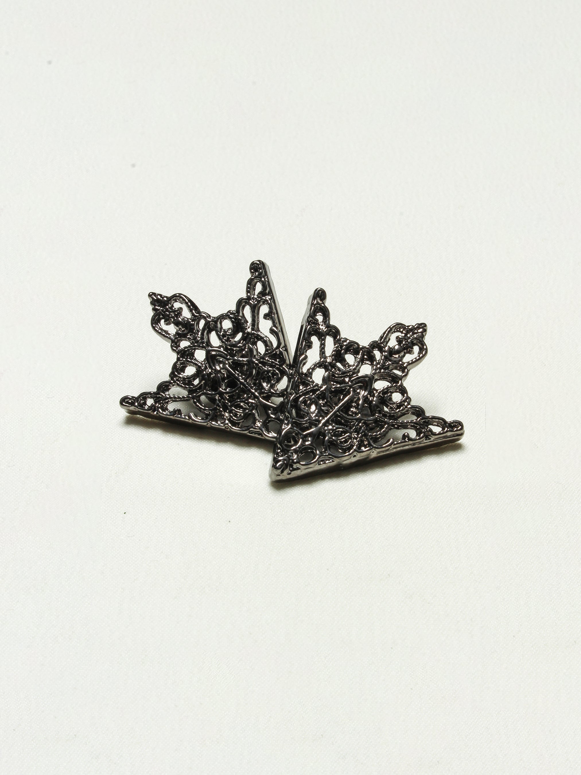 Black Antique Collar Corners