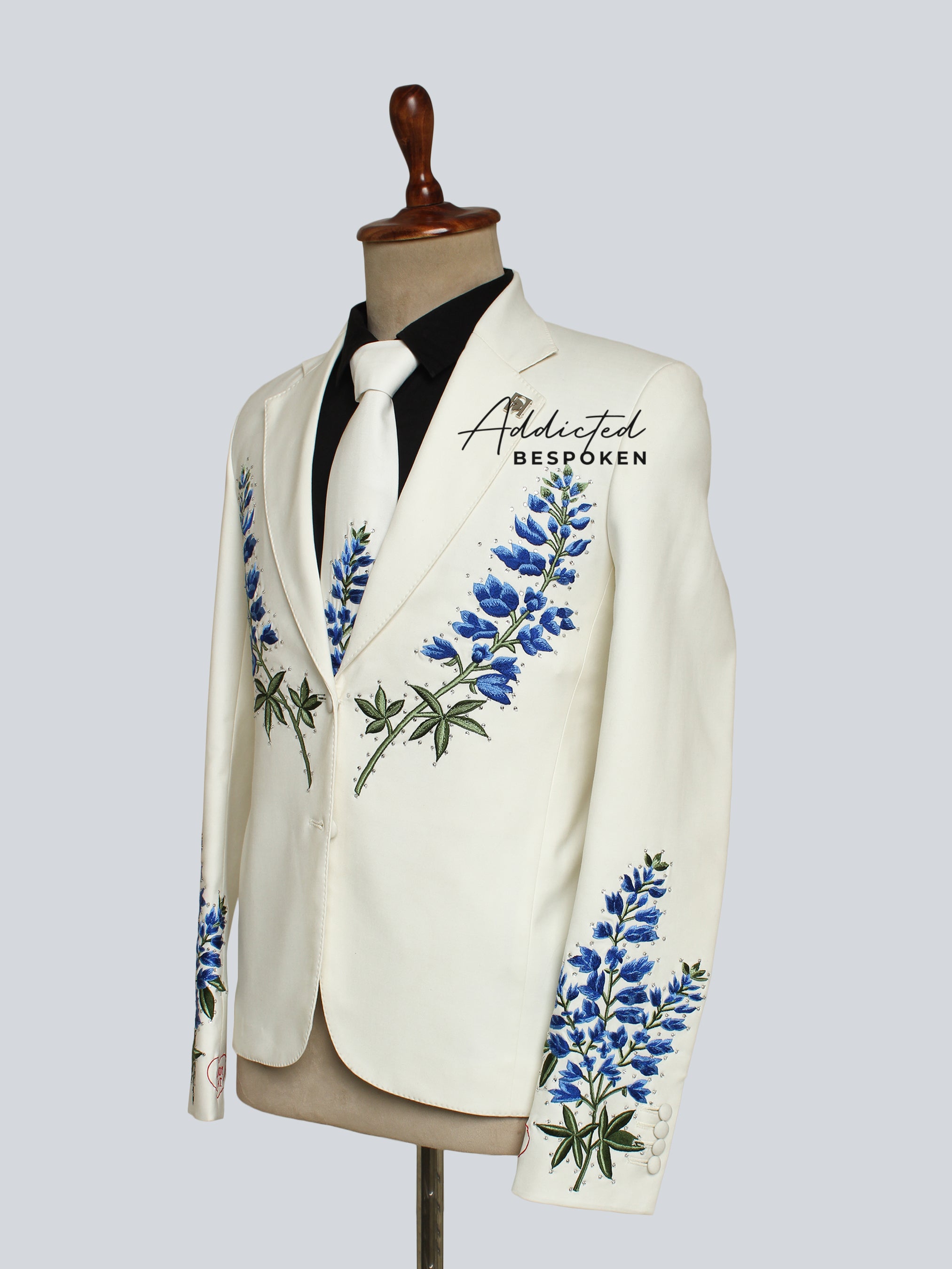 Western Suit, Embroidered Western Suits, Bespoke Wedding Suits, Wedding Men suits, Modern Groom Attire.