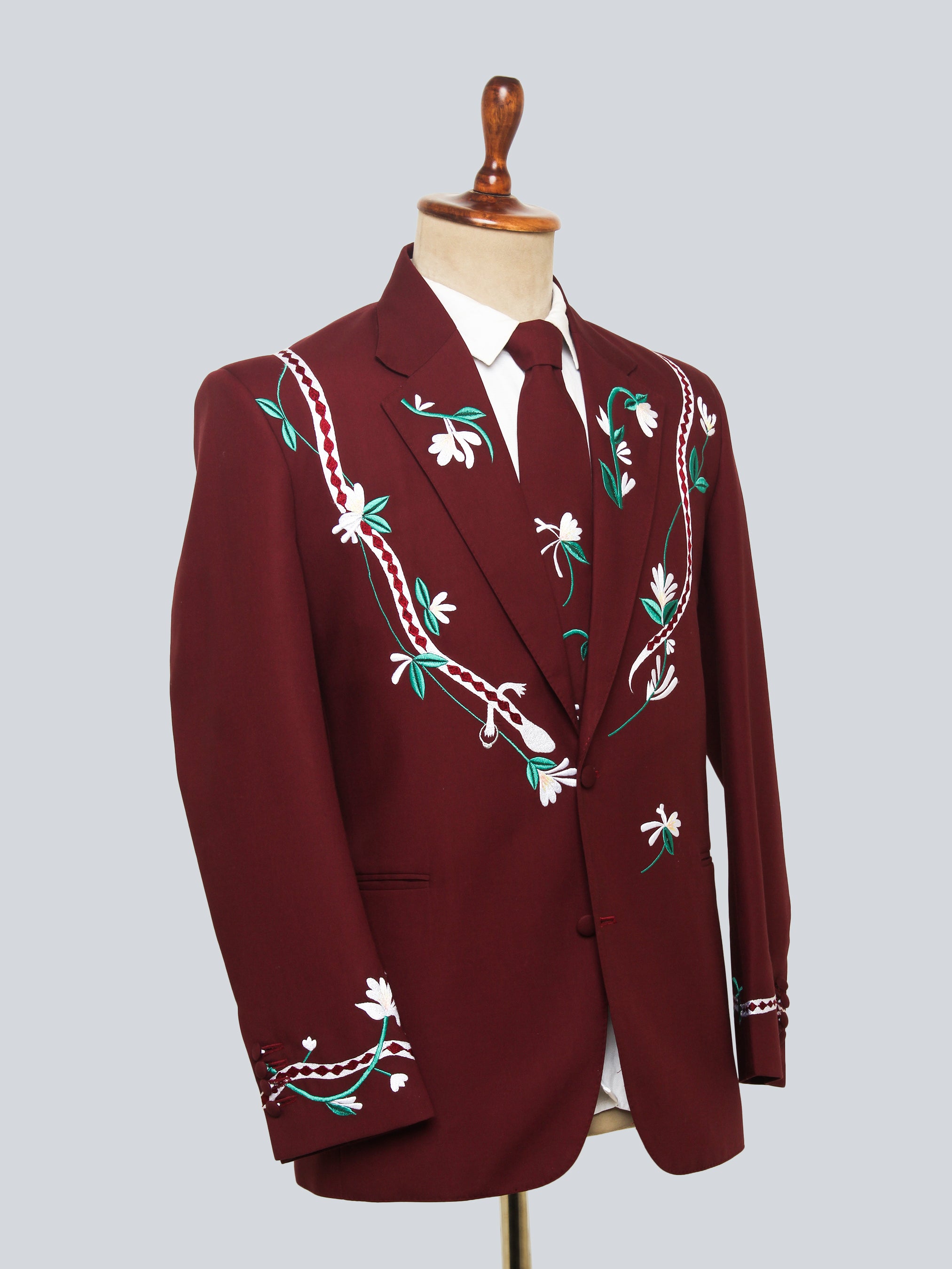 Western Suit, Embroidered Western Suits, Bespoke Wedding Suits, Wedding Men suits, Modern Groom Attire.