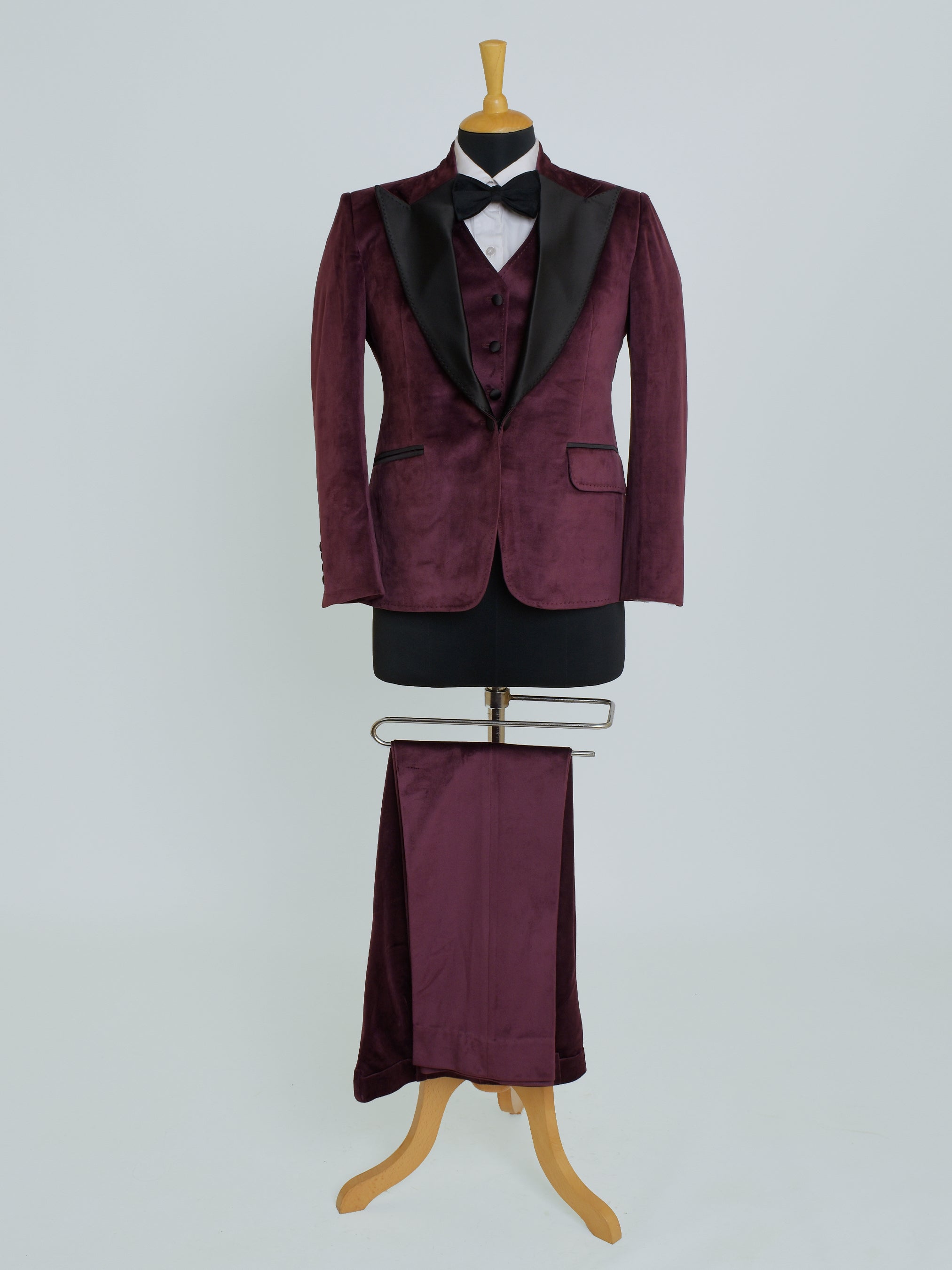 The Bordeaux Tuxedo Suit Addicted Bespoken