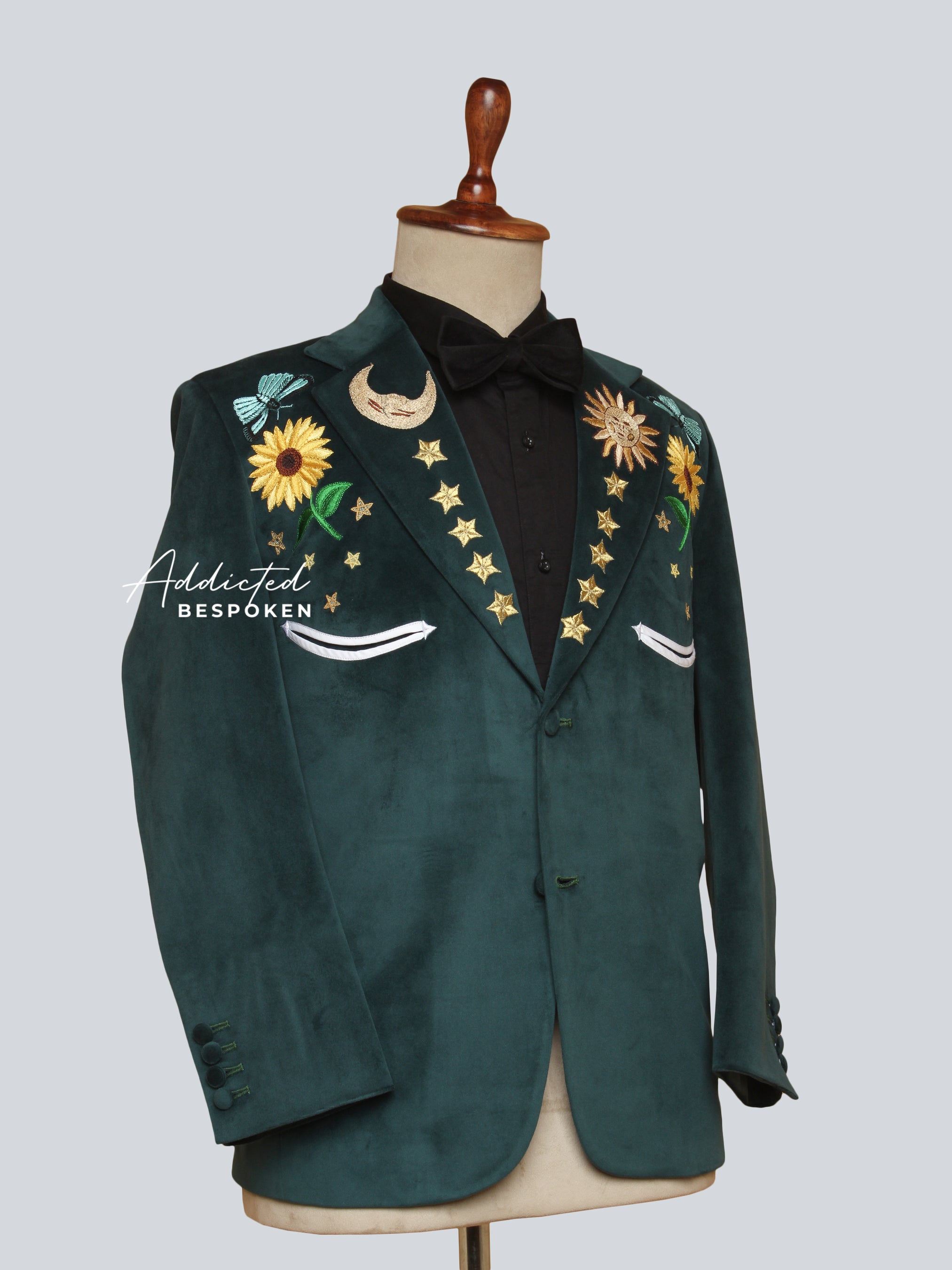 Western Suit, Embroidered Western Suits, Bespoke Wedding Suits, Wedding Men suits, Modern Groom Attire.