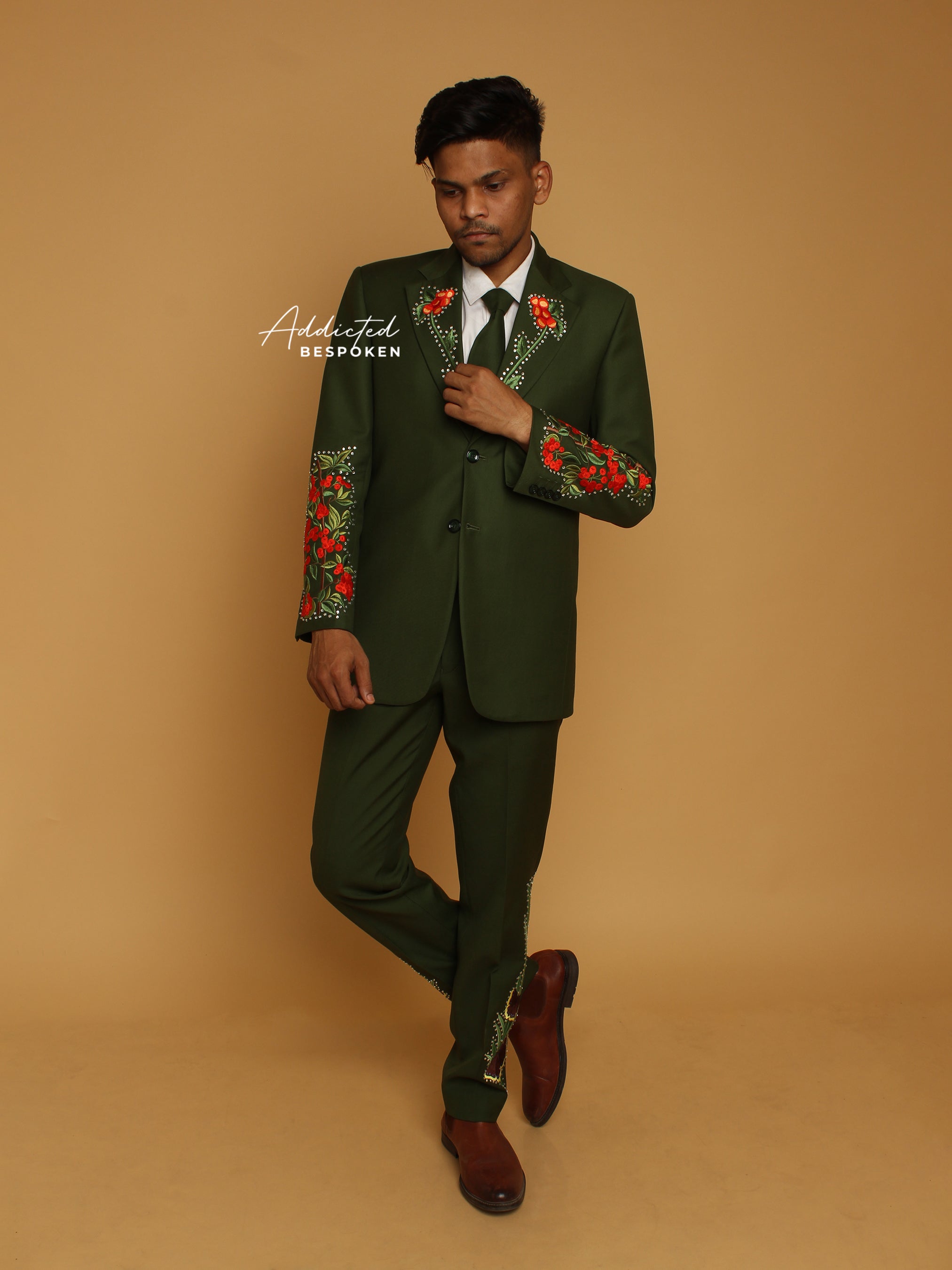 Western Suit, Embroidered Western Suits, Bespoke Wedding Suits, Wedding Men suits, Modern Groom Attire.