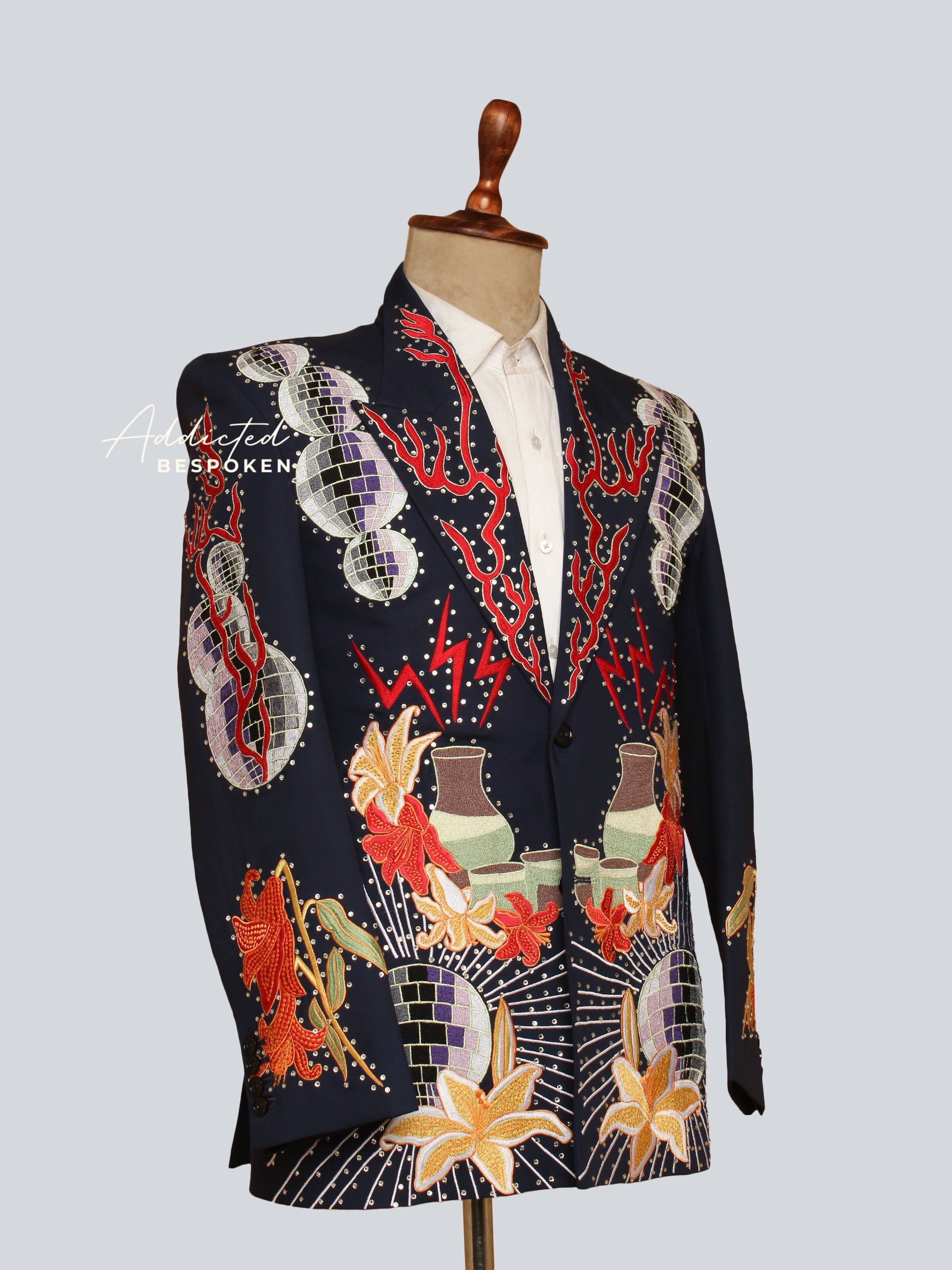 Western Suit, Embroidered Western Suits, Bespoke Wedding Suits, Wedding Men suits, Modern Groom Attire.
