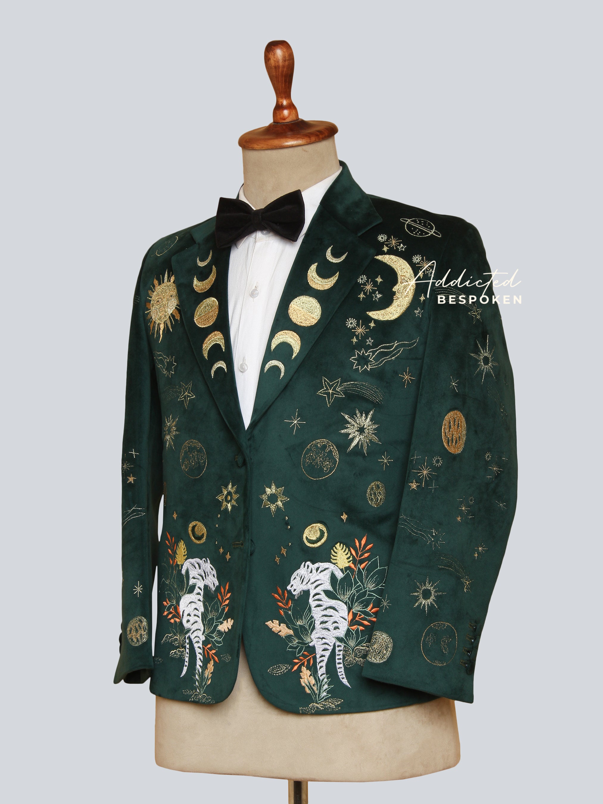 Western Suit, Embroidered Western Suits, Bespoke Wedding Suits, Wedding Men suits, Modern Groom Attire.