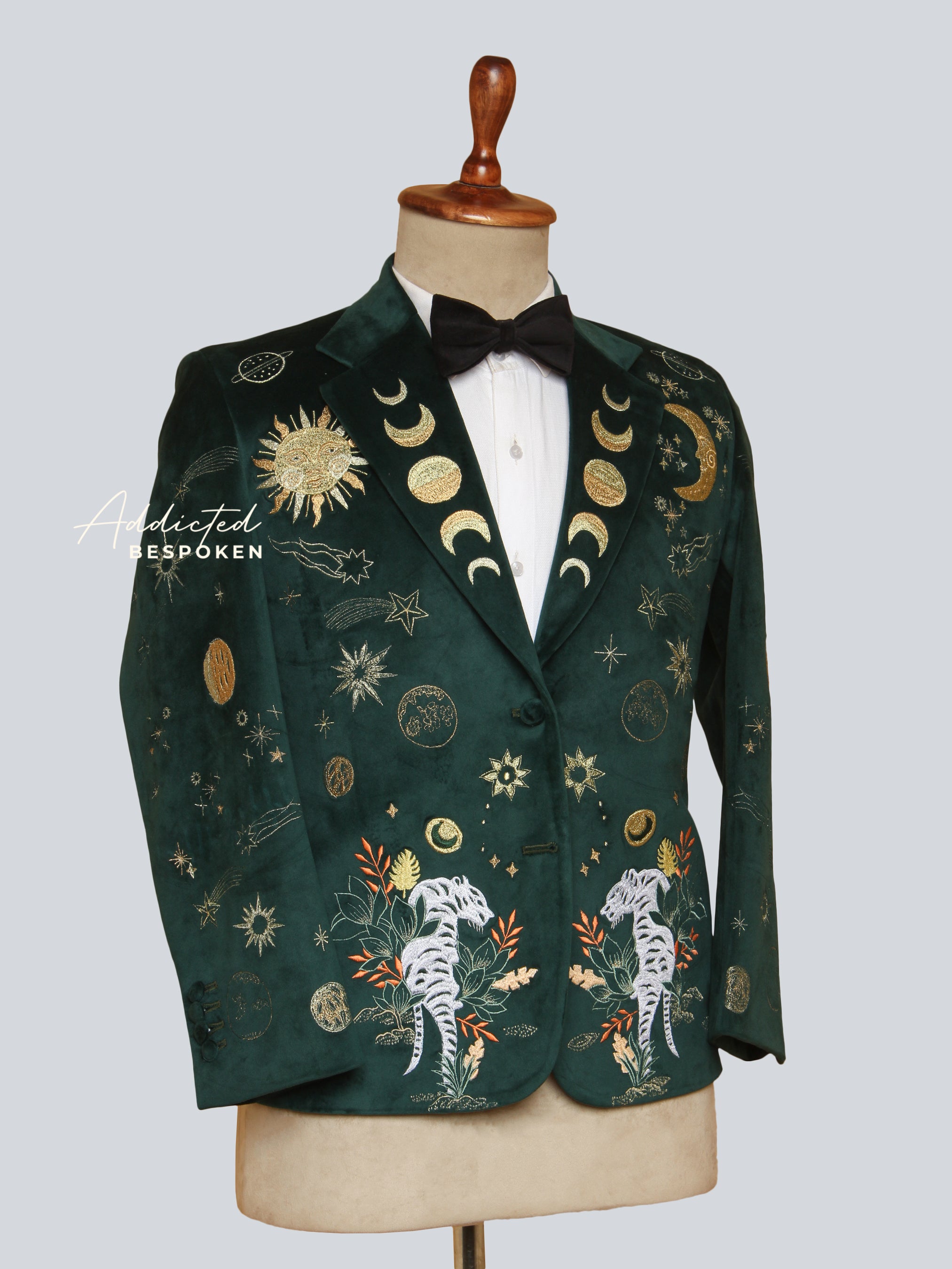 Western Suit, Embroidered Western Suits, Bespoke Wedding Suits, Wedding Men suits, Modern Groom Attire.