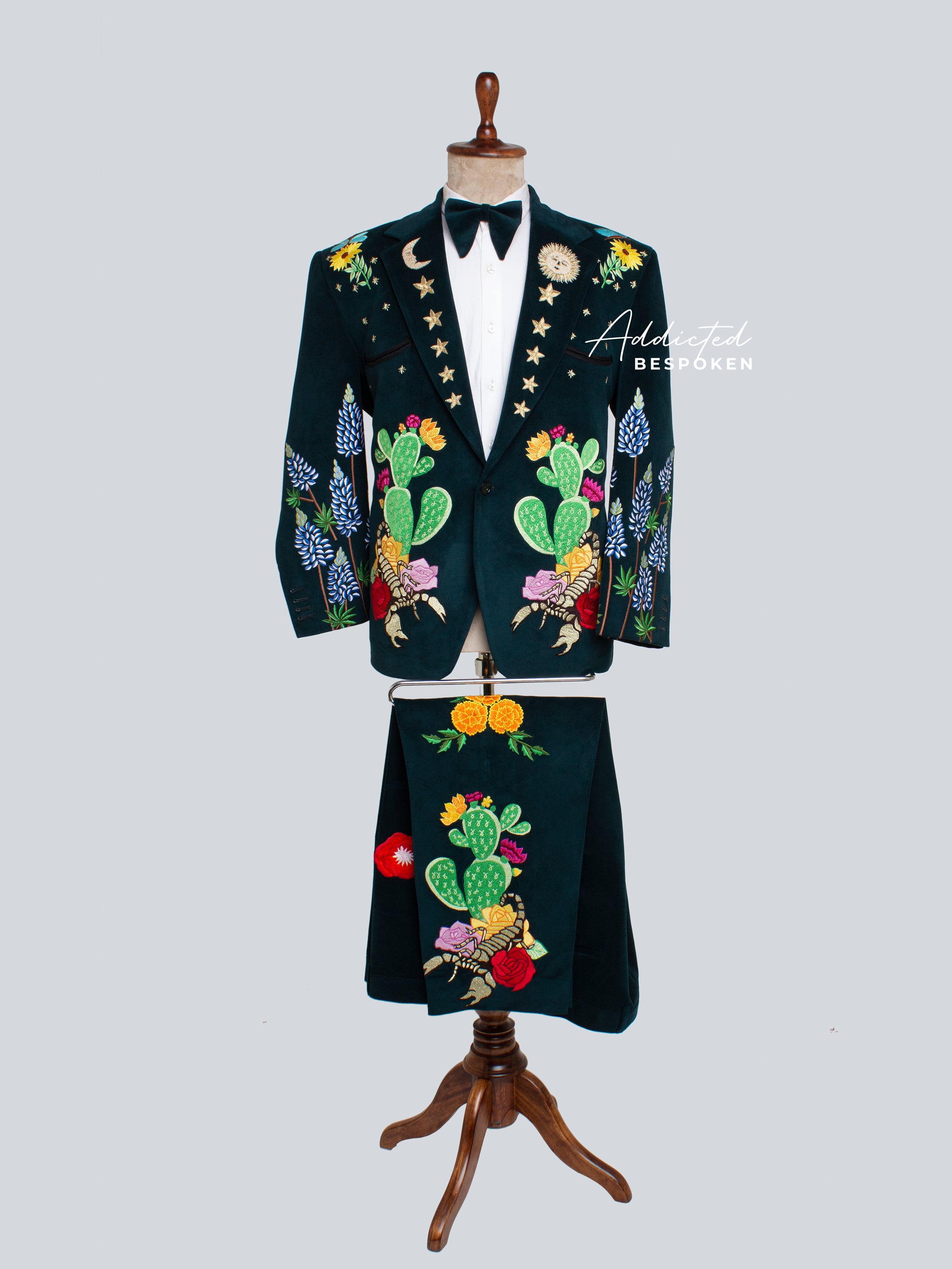 Western Suit, Embroidered Western Suits, Bespoke Wedding Suits, Wedding Men suits, Modern Groom Attire.