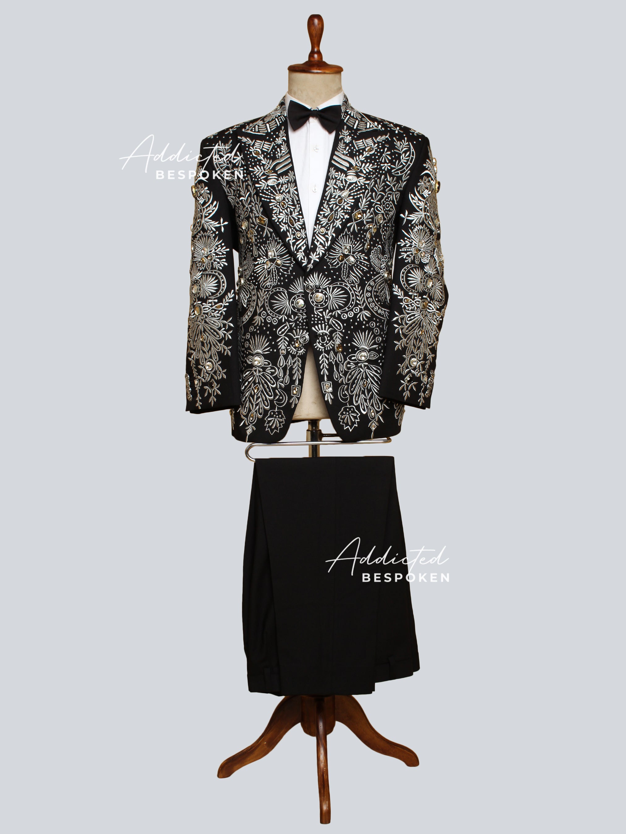 Western Suit, Embroidered Western Suits, Bespoke Wedding Suits, Wedding Men suits, Modern Groom Attire.