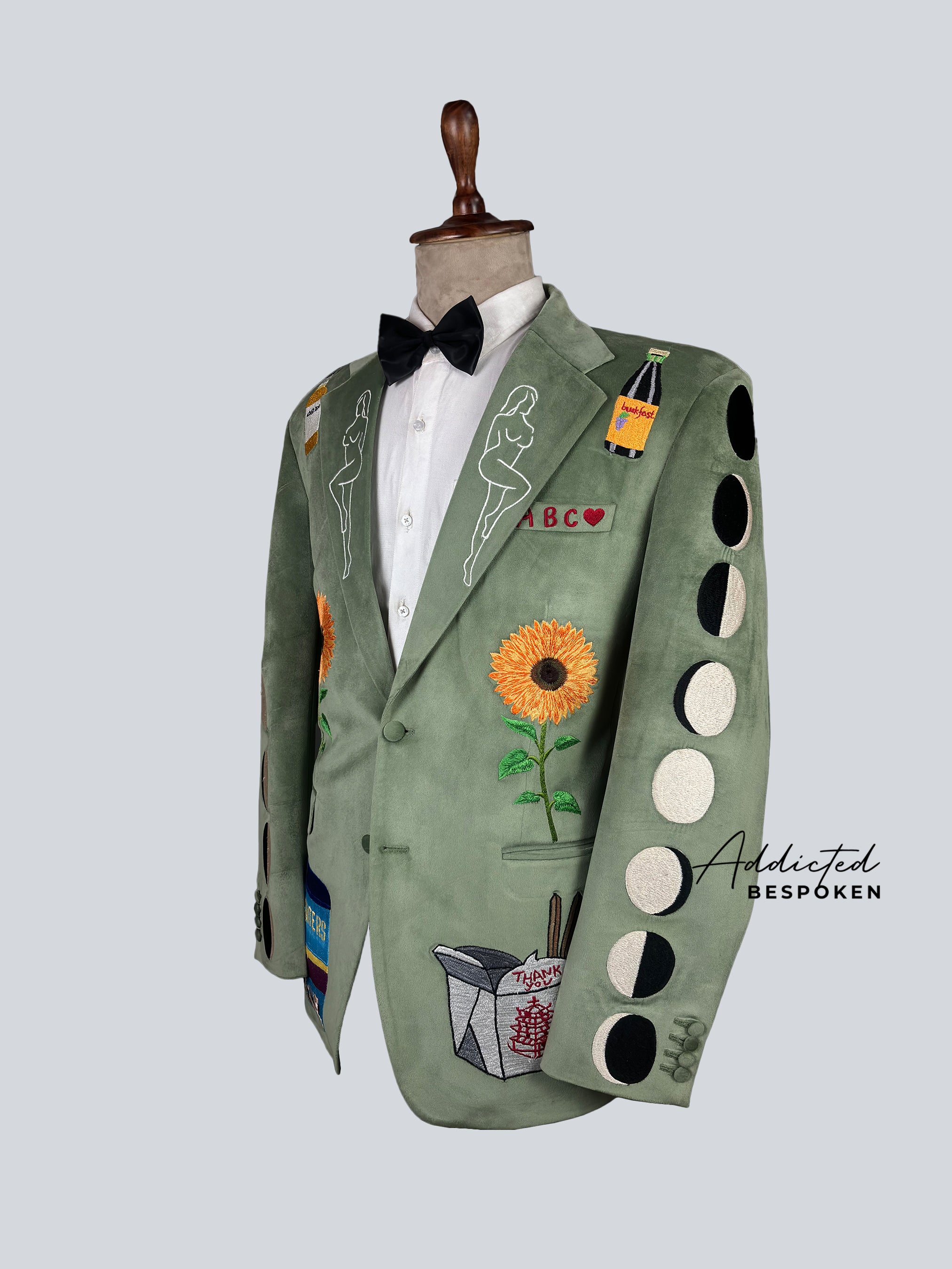 Western Suit, Embroidered Western Suits, Bespoke Wedding Suits, Wedding Men suits, Modern Groom Attire.