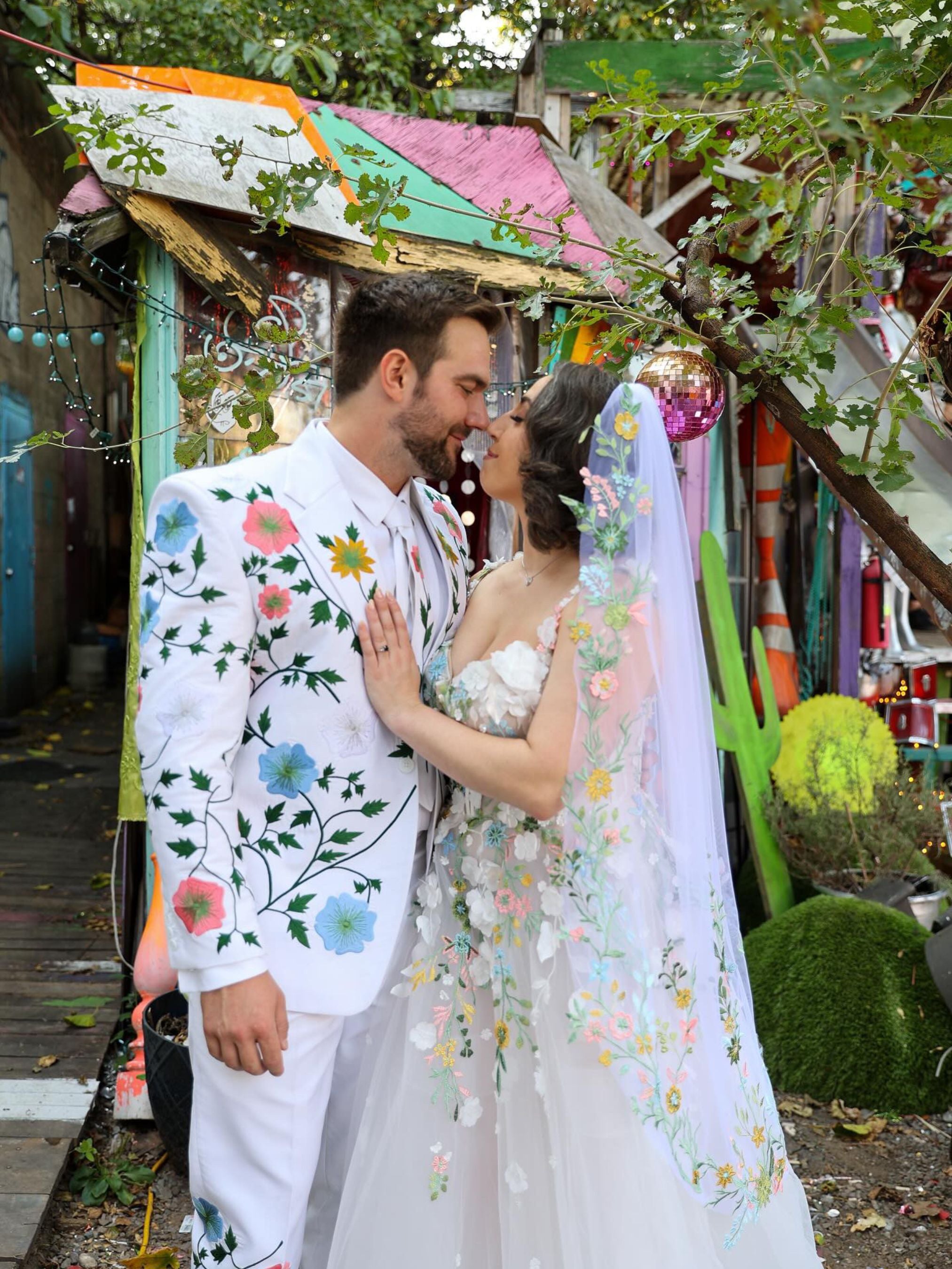 Western Suit, Embroidered Western Suits, Bespoke Wedding Suits, Wedding Men suits, Modern Groom Attire.