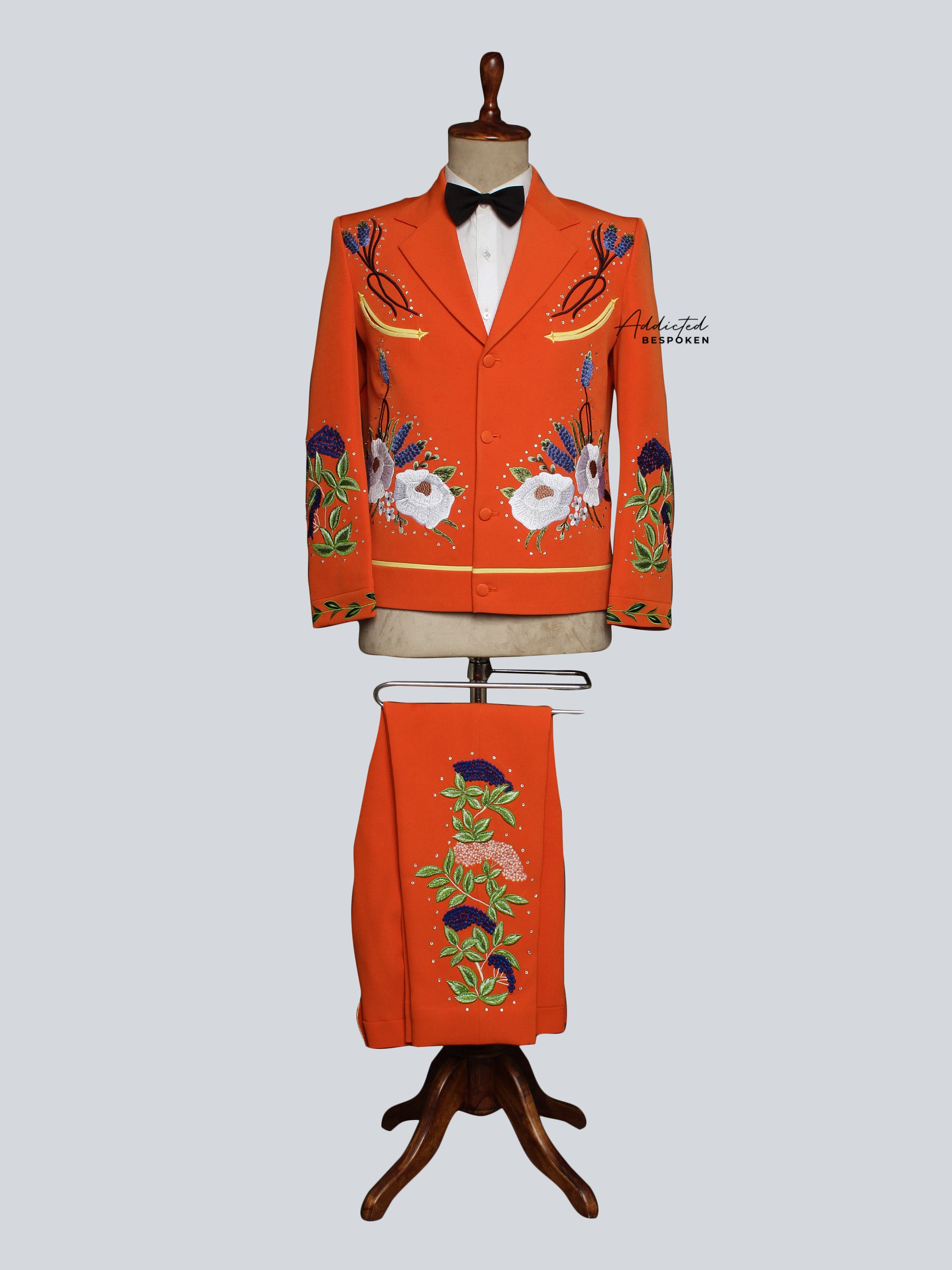 Western Suit, Embroidered Western Suits, Bespoke Wedding Suits, Wedding Men suits, Modern Groom Attire.