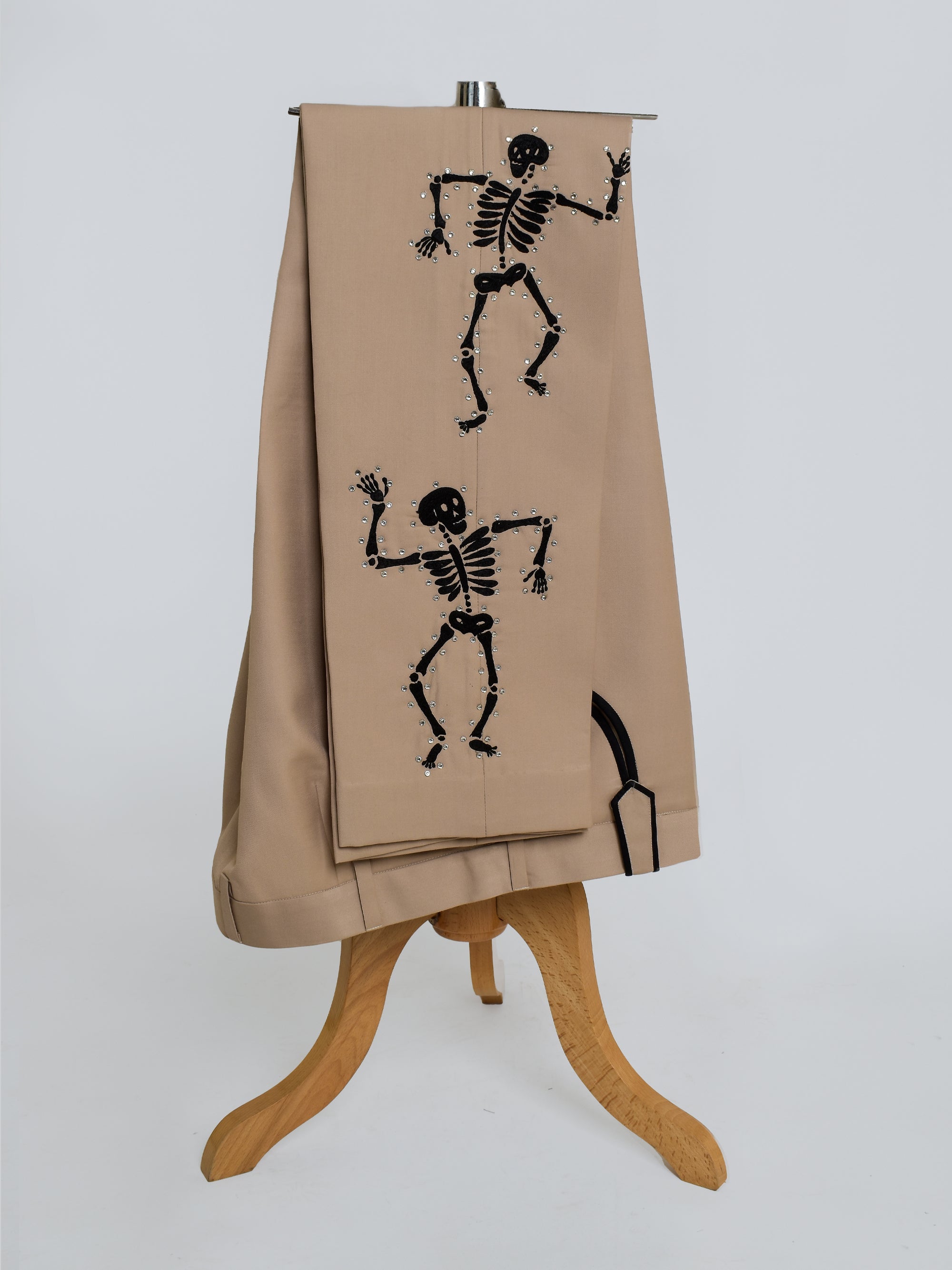 The Dead Man’s Melody – Embroidered Western Outfit Combo