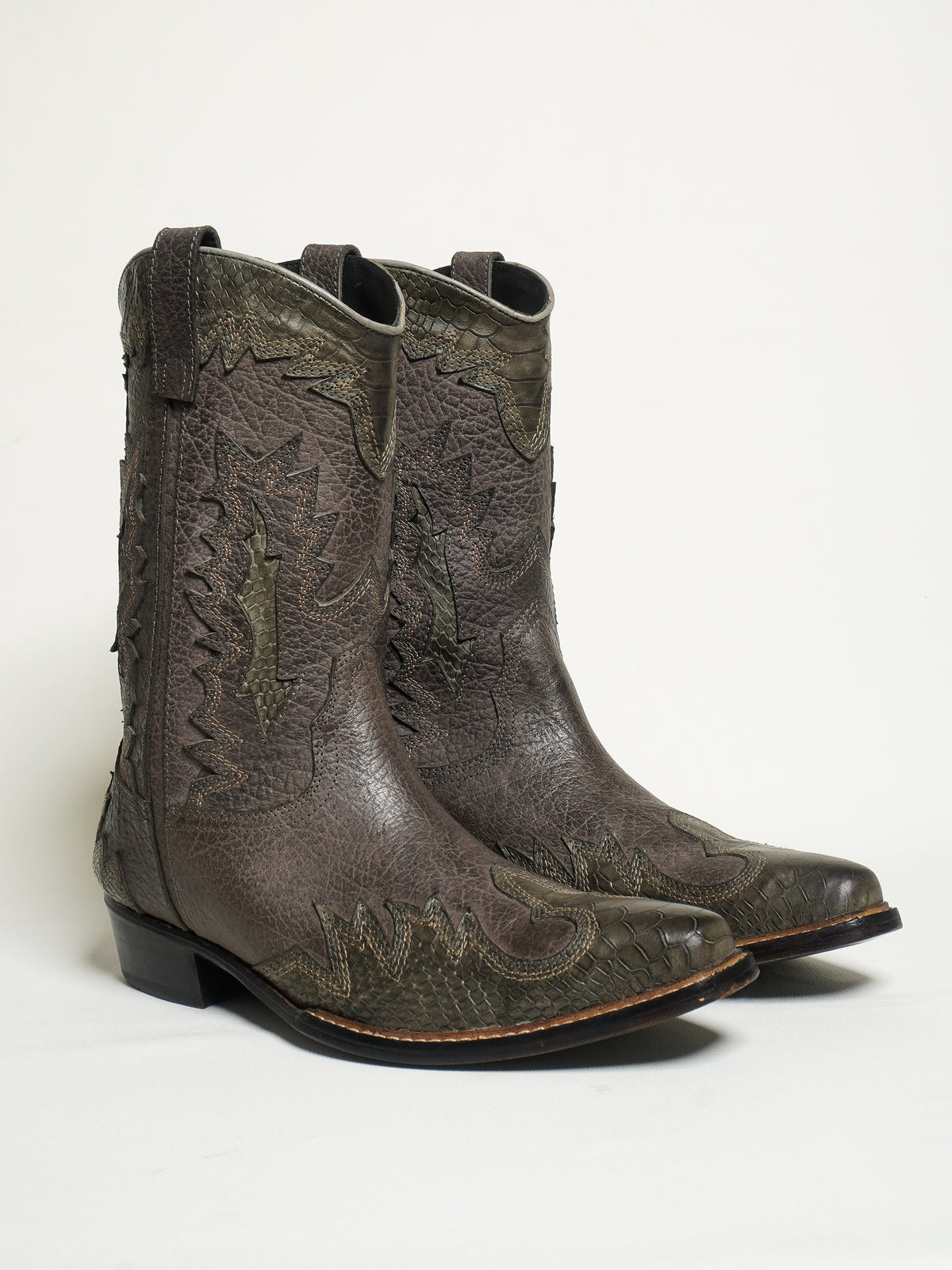 The Western Wild Surprise | Addicted Bespoken display picture 1