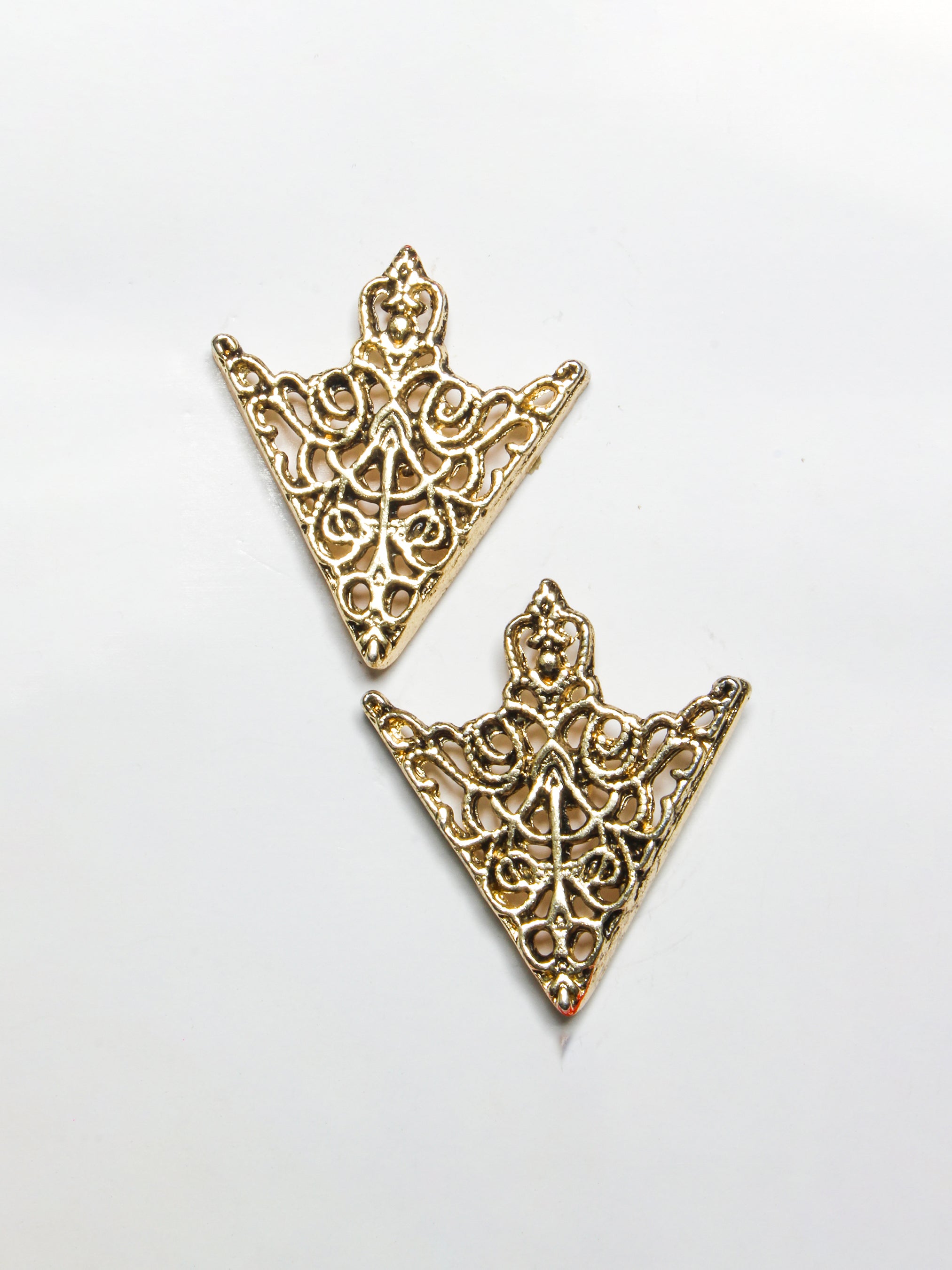 Golden Antique Collar Corners
