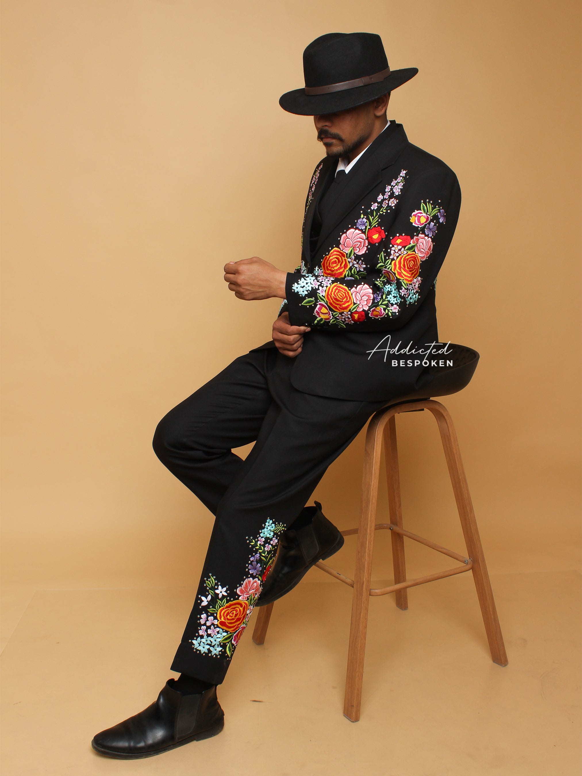 Western Suit, Embroidered Western Suits, Bespoke Wedding Suits, Wedding Men suits, Modern Groom Attire.