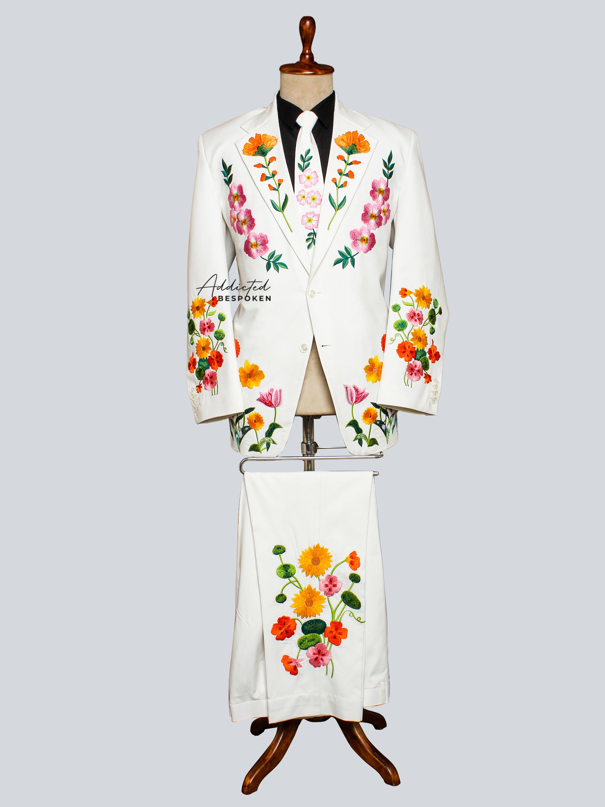 Western Suit, Embroidered Western Suits, Bespoke Wedding Suits, Wedding Men suits, Modern Groom Attire.