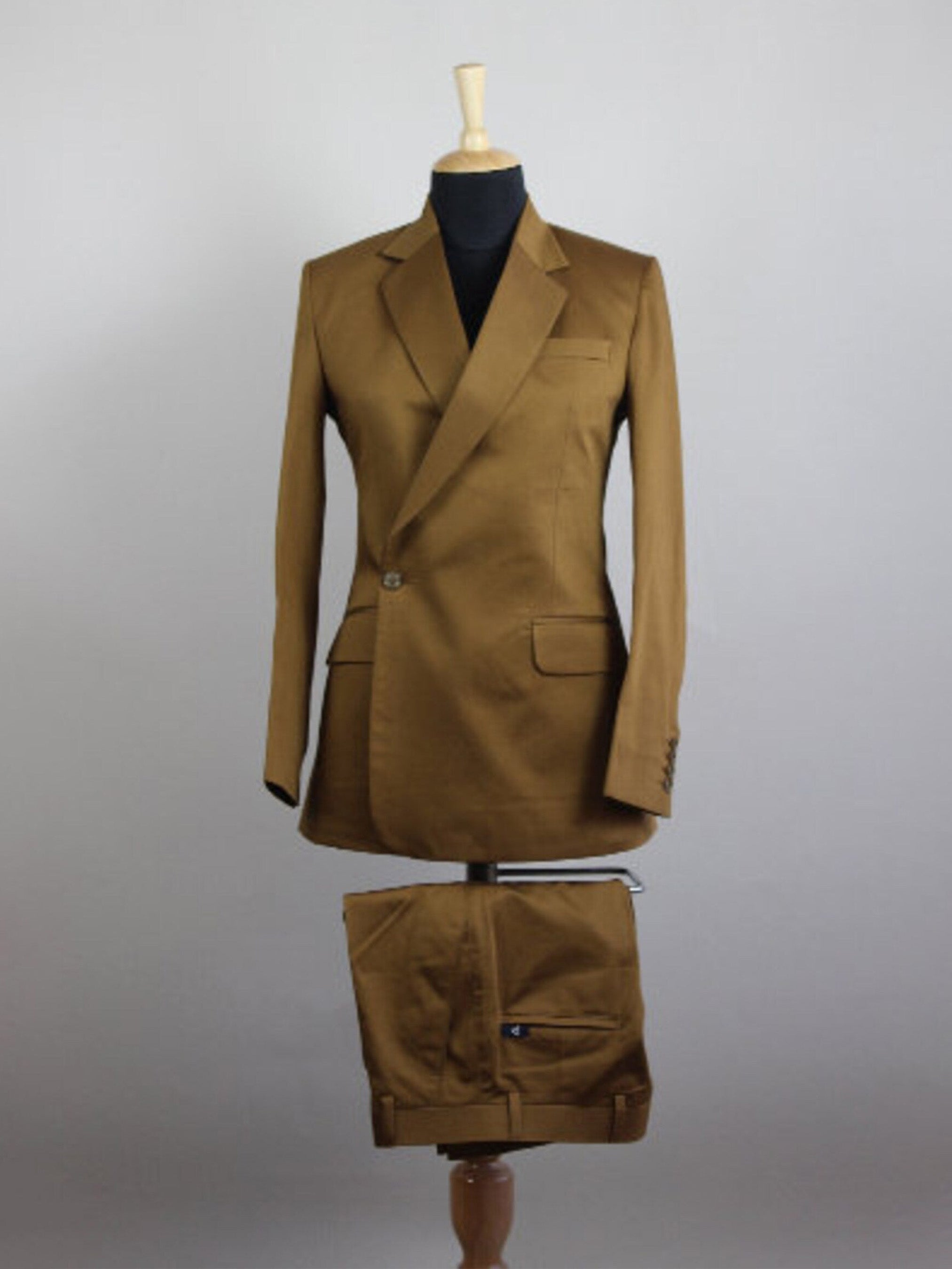 Classic Military-Inspired Outfit Addicted Bespoken