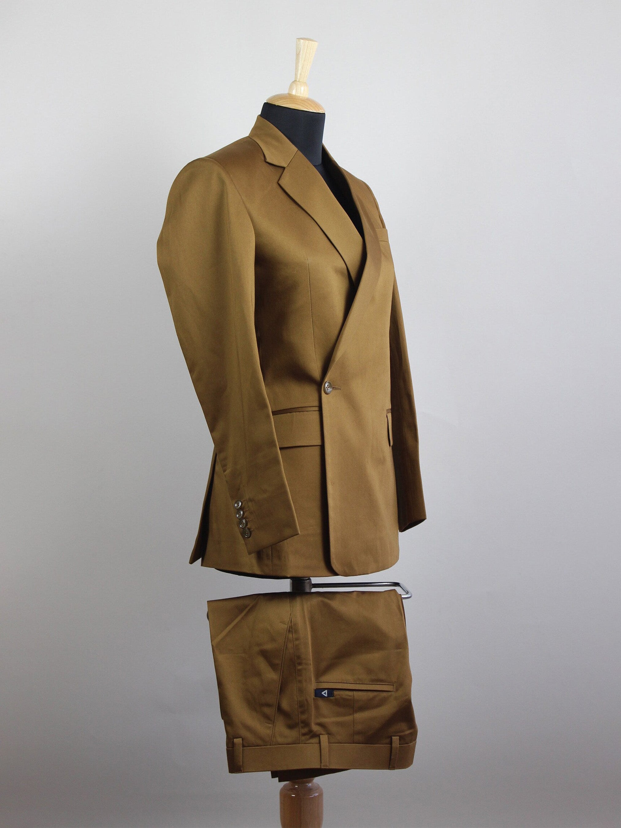 Classic Military-Inspired Outfit Addicted Bespoken