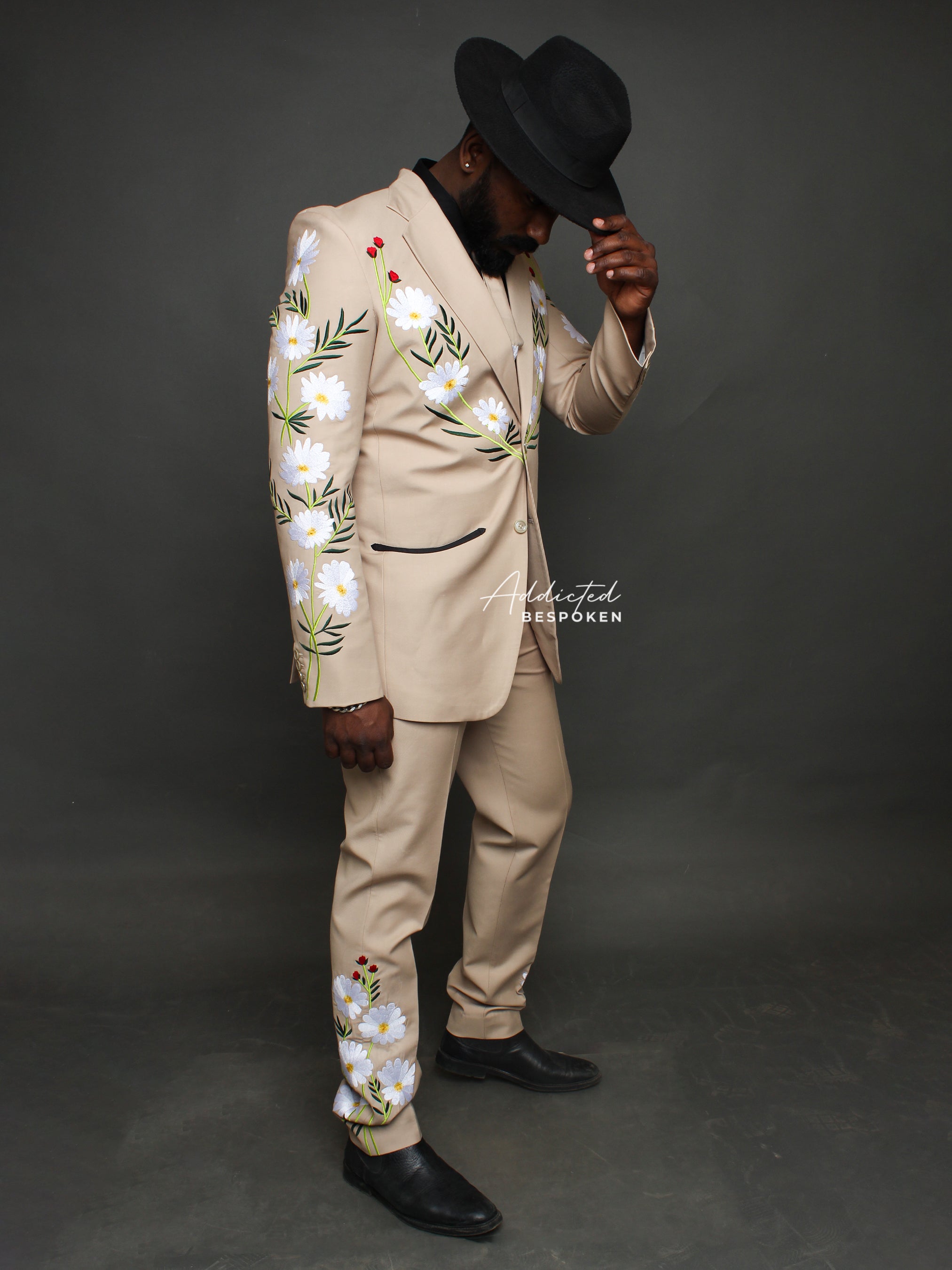 Western Suit, Embroidered Western Suits, Bespoke Wedding Suits, Wedding Men suits, Modern Groom Attire.