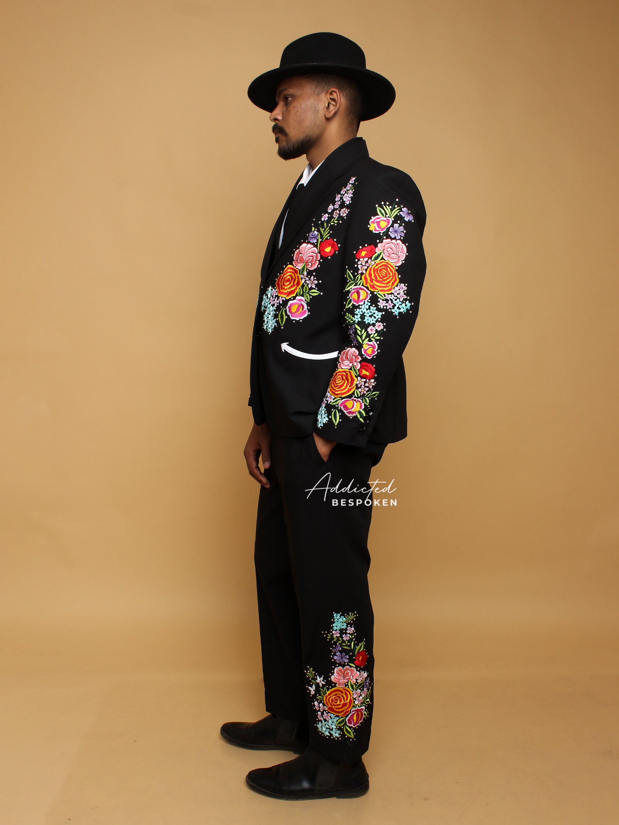 Western Suit, Embroidered Western Suits, Bespoke Wedding Suits, Wedding Men suits, Modern Groom Attire.