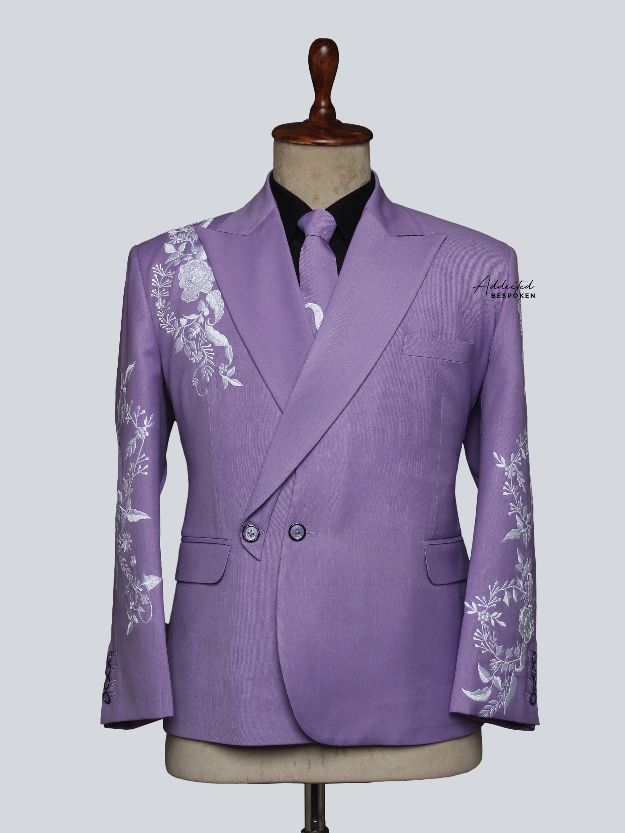 Western Suit, Embroidered Western Suits, Bespoke Wedding Suits, Wedding Men suits, Modern Groom Attire.