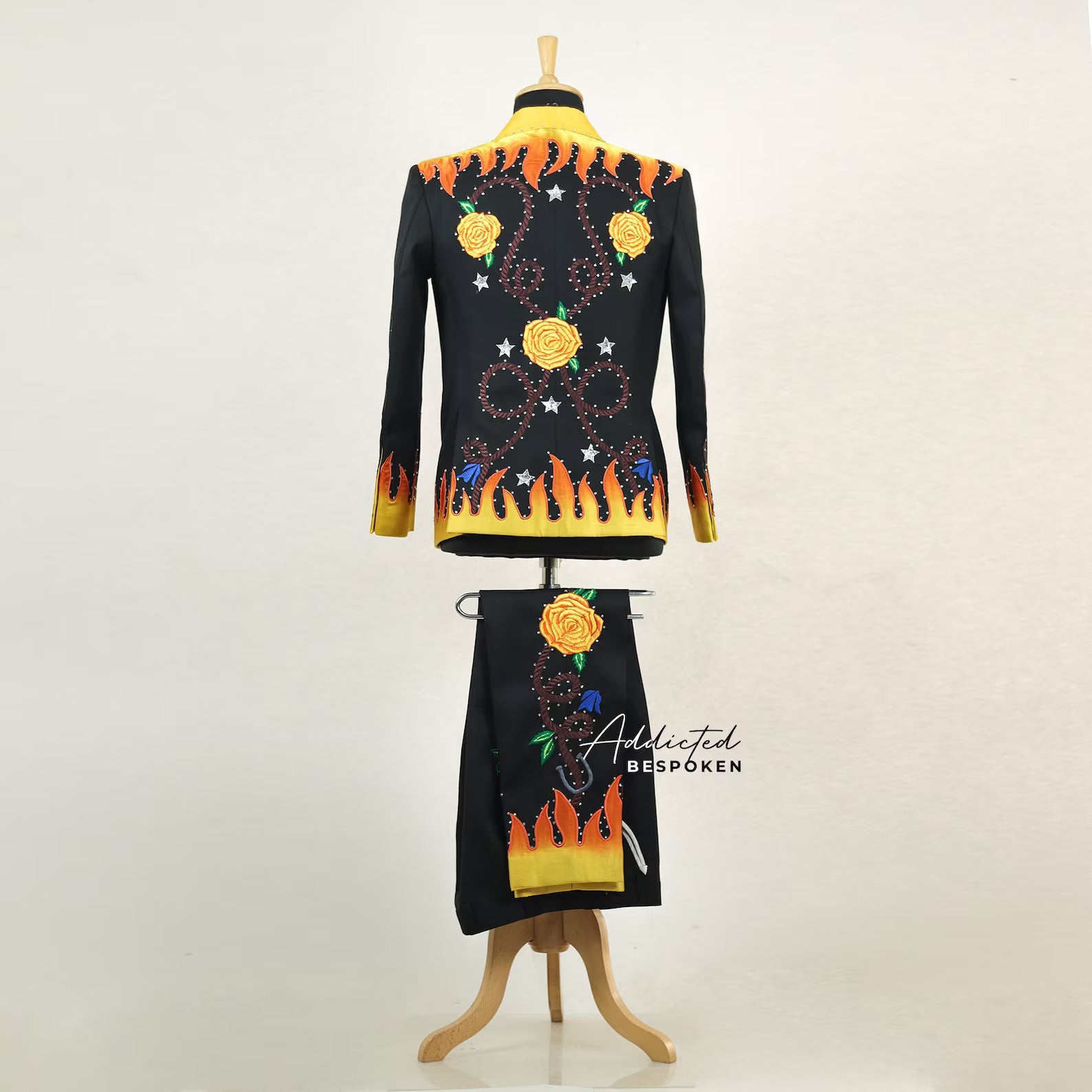 Western Suit, Embroidered Western Suits, Bespoke Wedding Suits, Wedding Men suits, Modern Groom Attire.