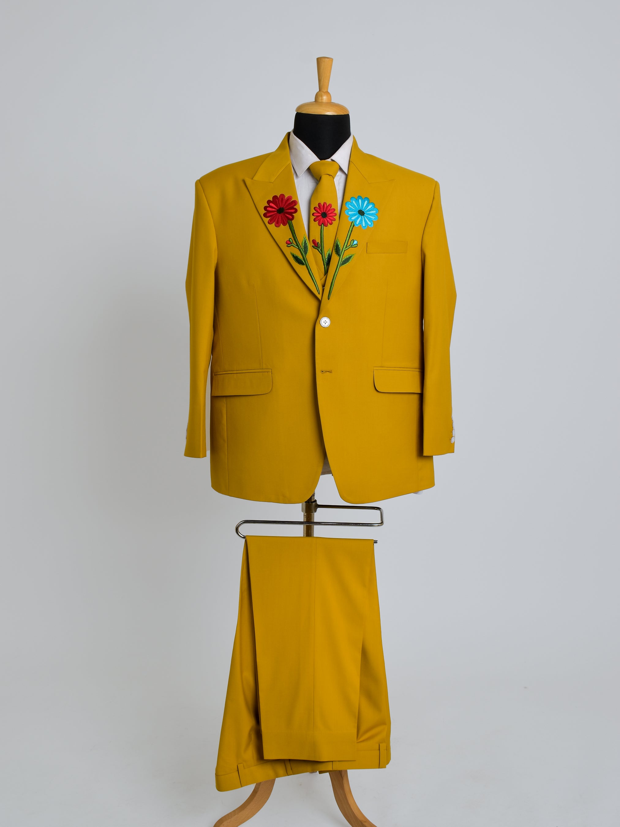 Ornate Lapel Country Western Suit