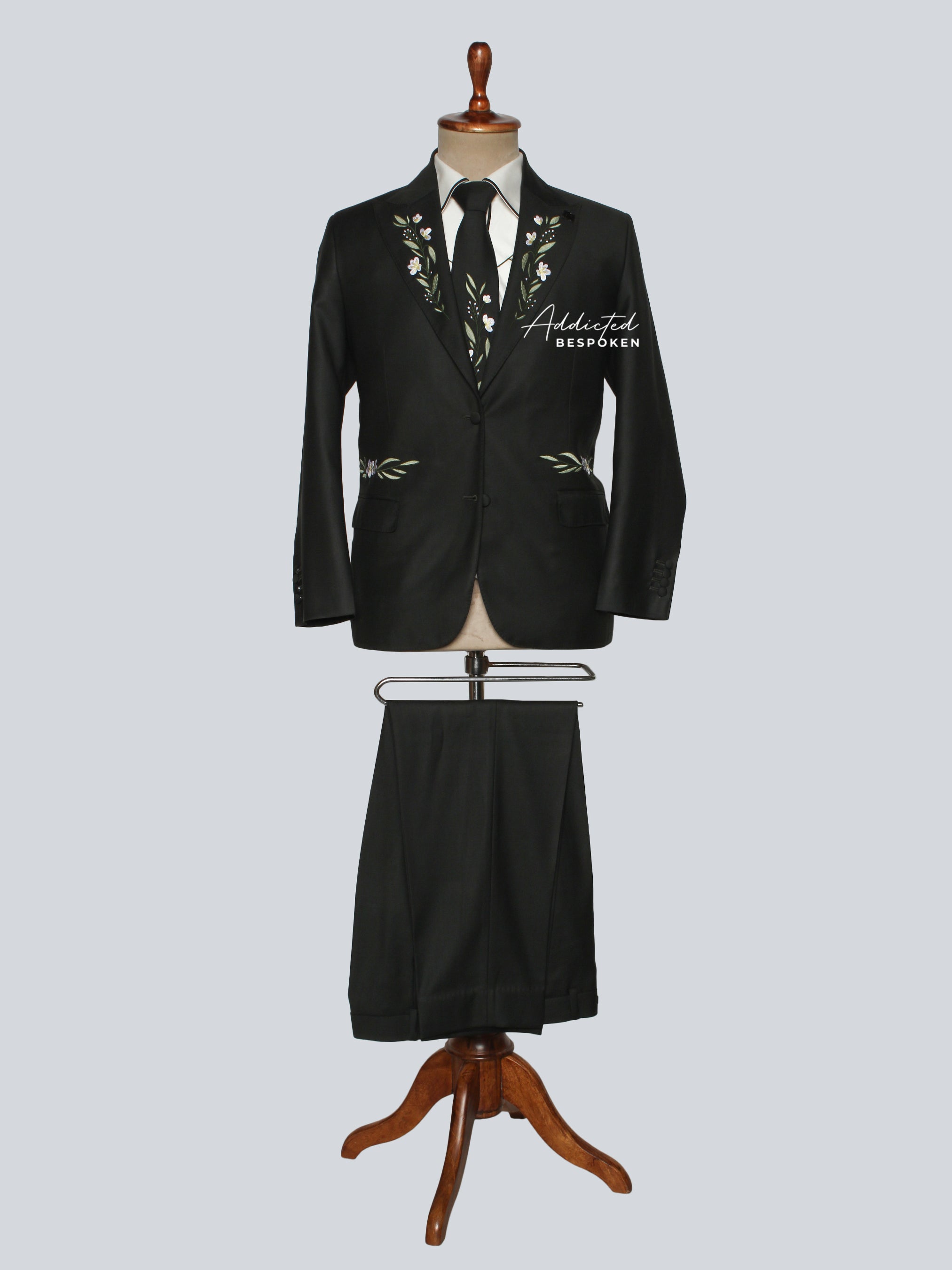 Floral Embroidered Lapel Suit