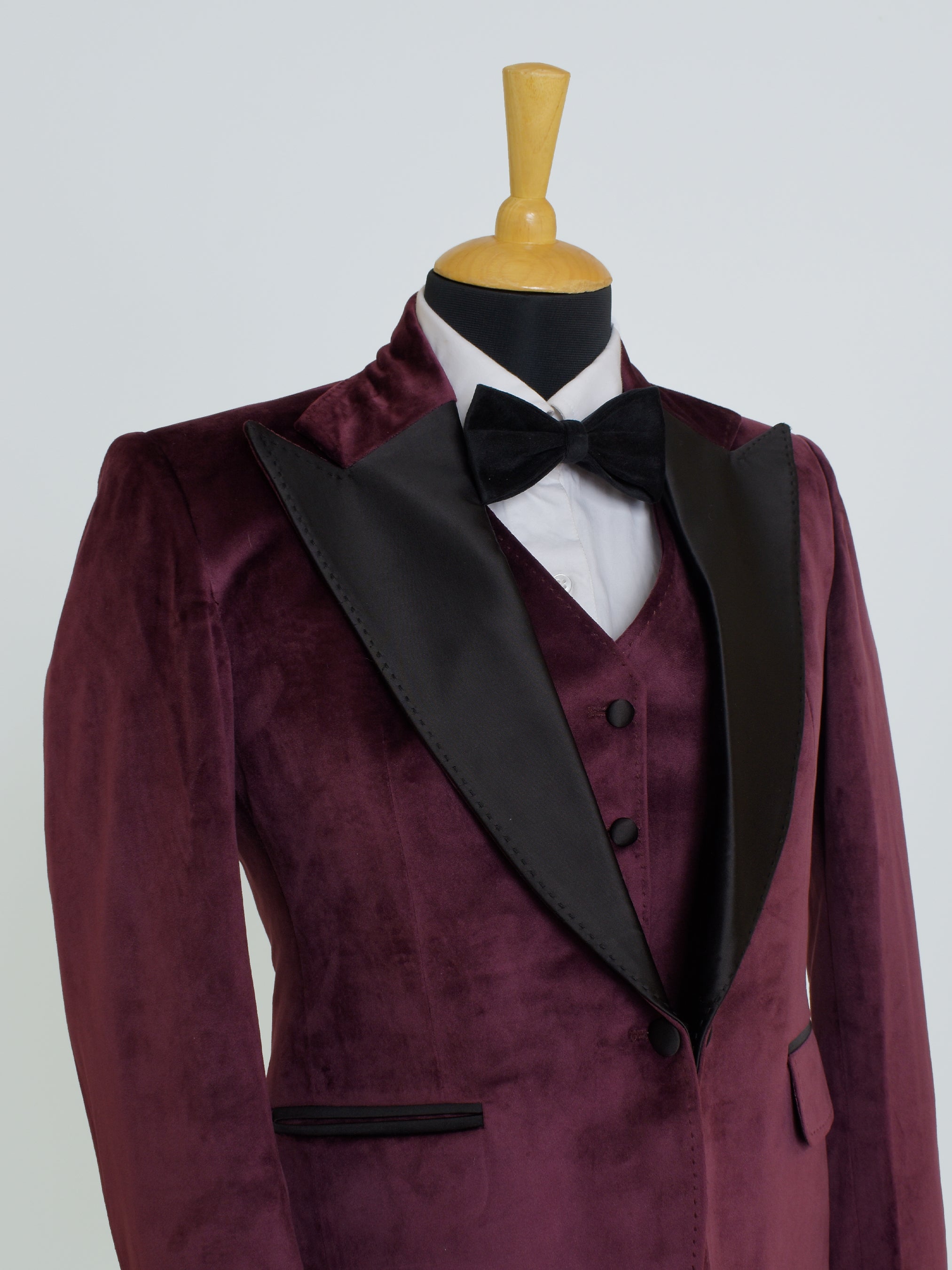 The Bordeaux Tuxedo Suit