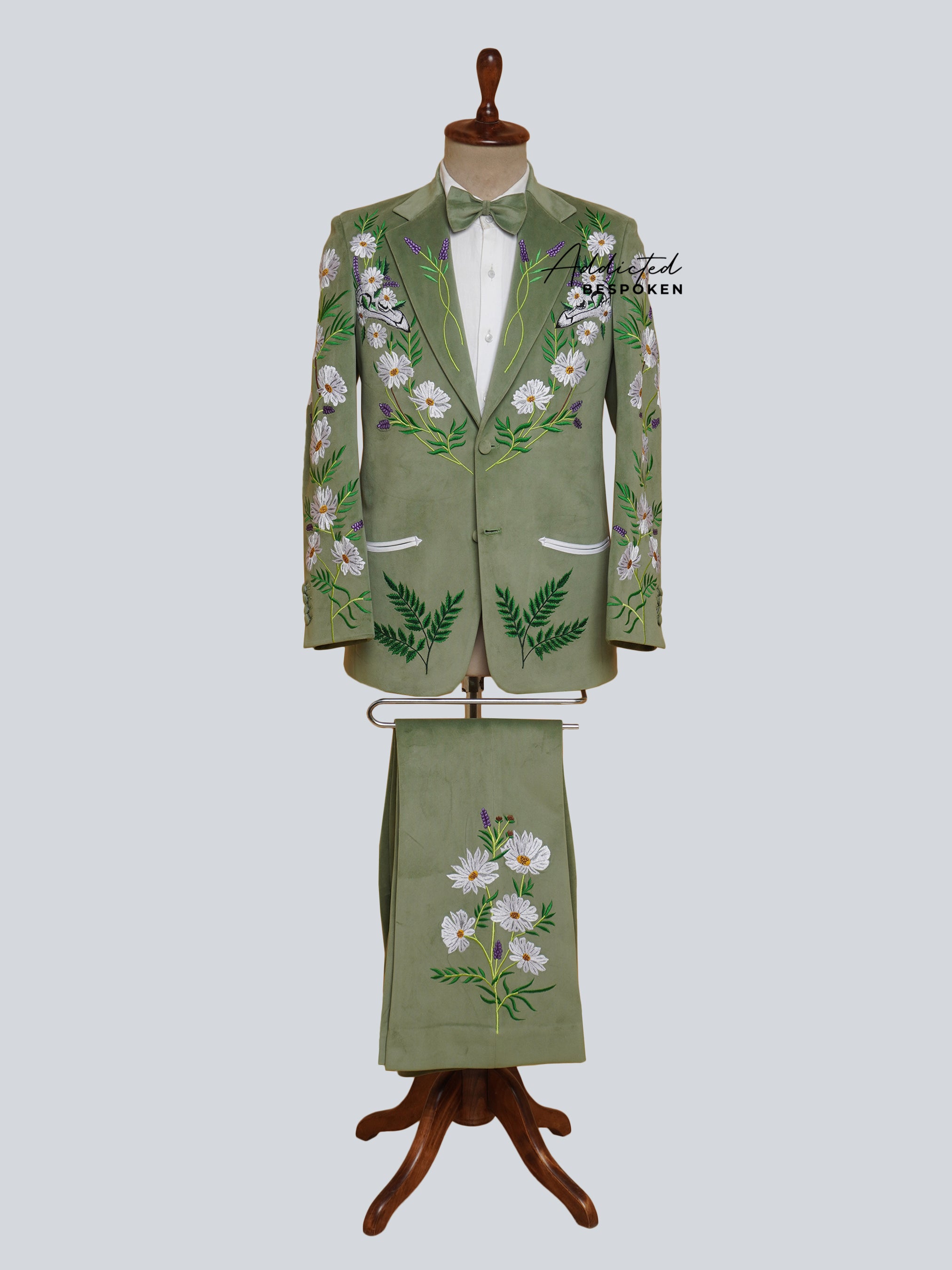 Western Suit, Embroidered Western Suits, Bespoke Wedding Suits, Wedding Men suits, Modern Groom Attire.